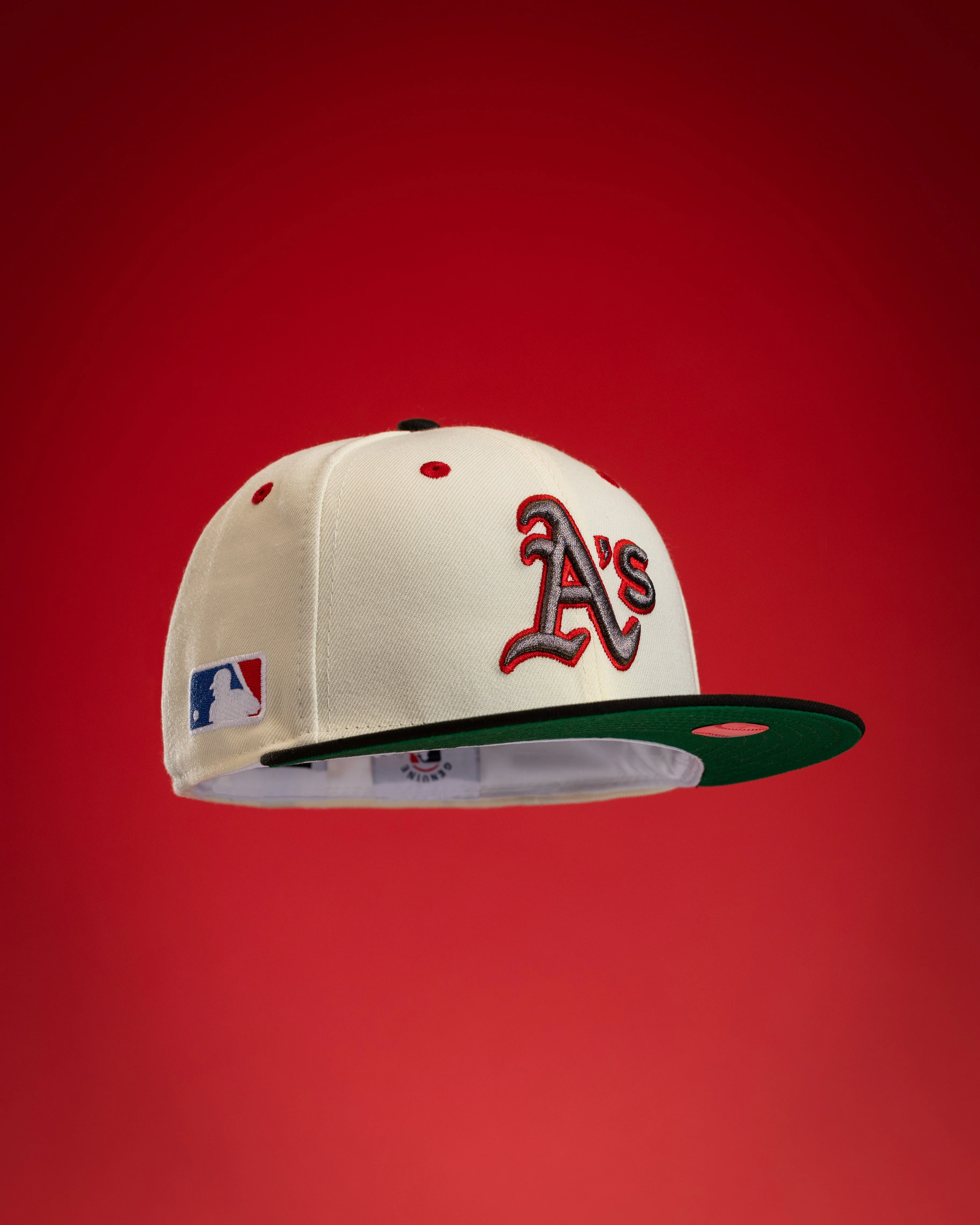 NEW ERA “FRE-WAX” OAKLAND A'S FITTED HAT (CHROME/BLACK)