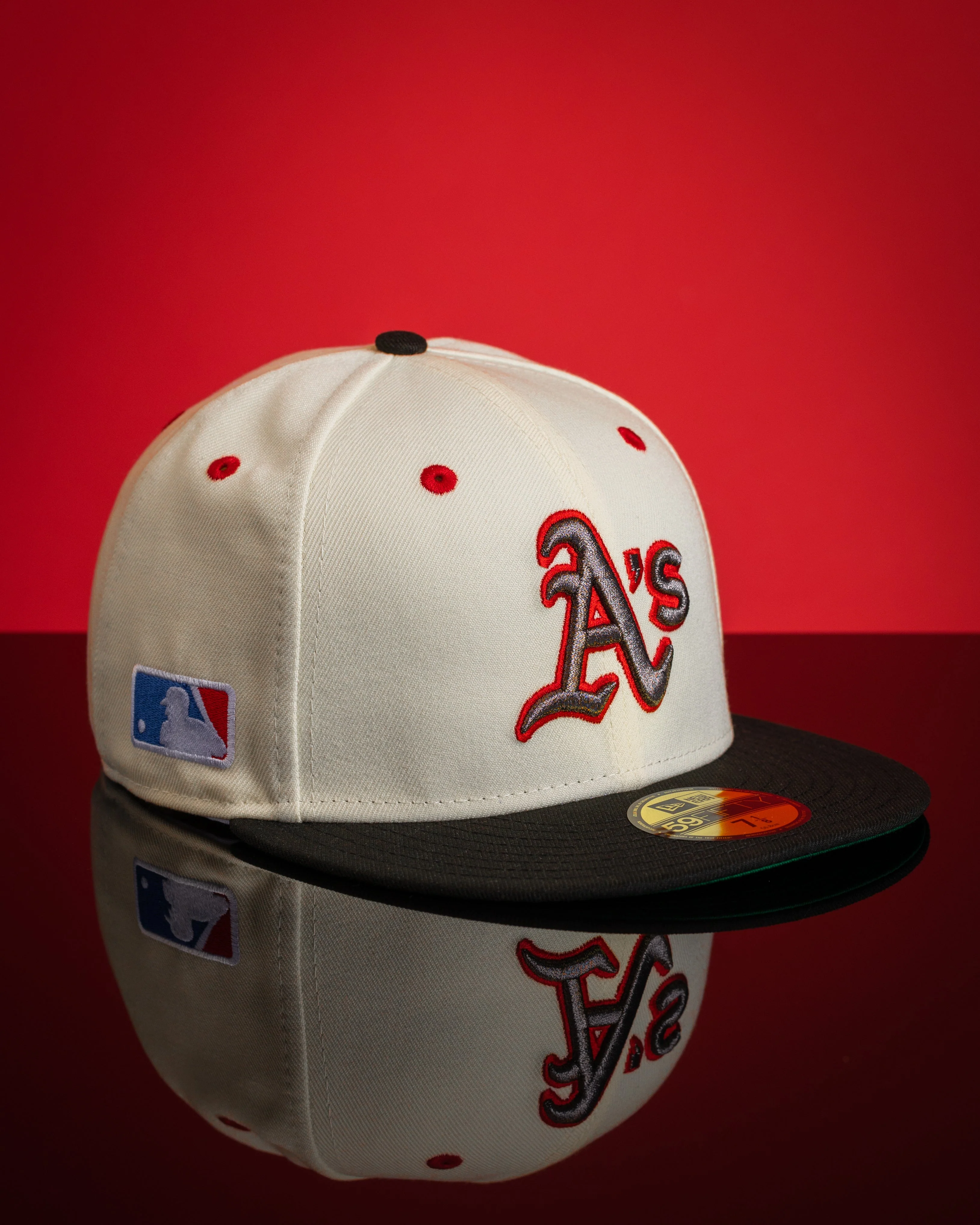 NEW ERA “FRE-WAX” OAKLAND A'S FITTED HAT (CHROME/BLACK) - Image 3
