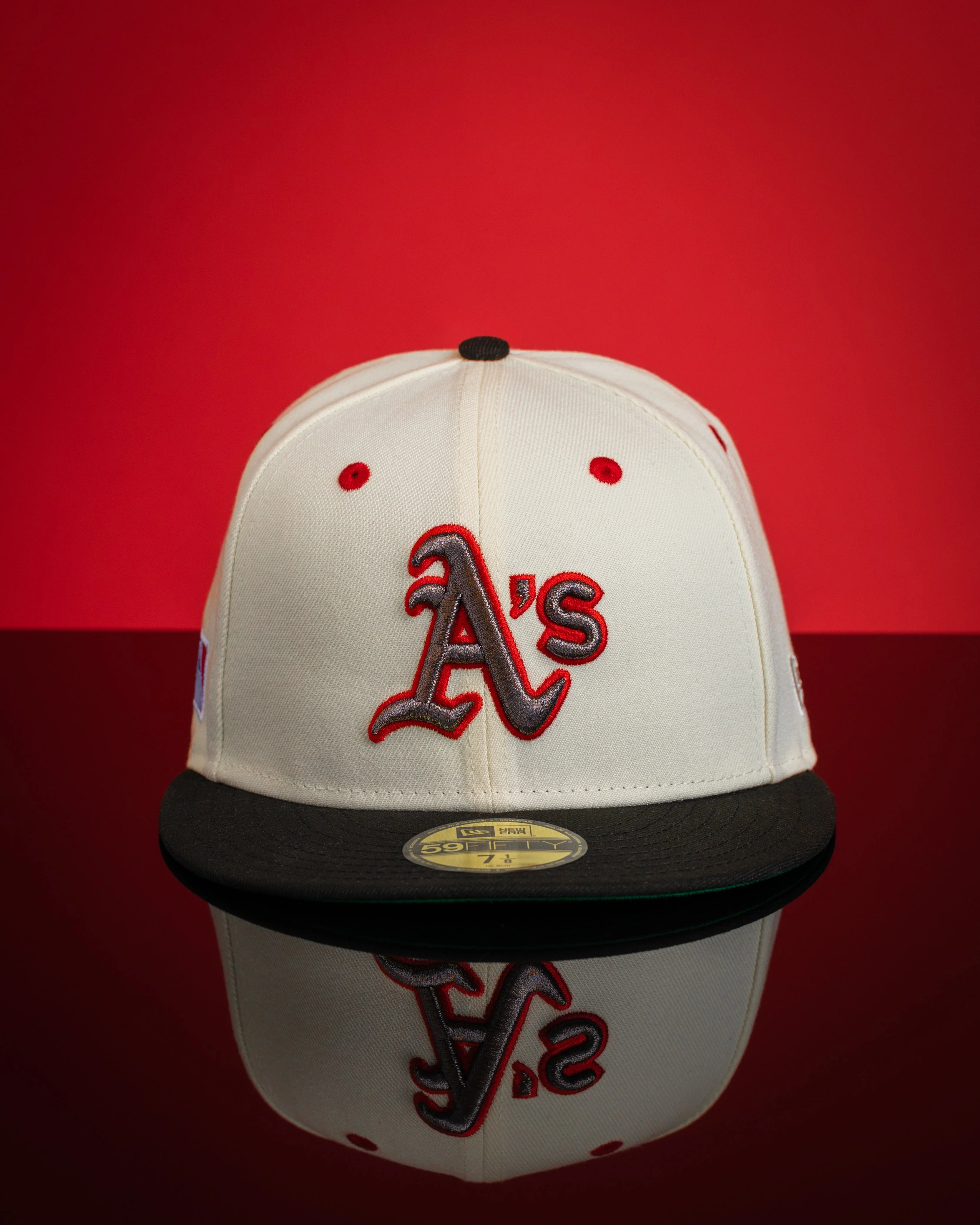NEW ERA “FRE-WAX” OAKLAND A'S FITTED HAT (CHROME/BLACK) - Image 4