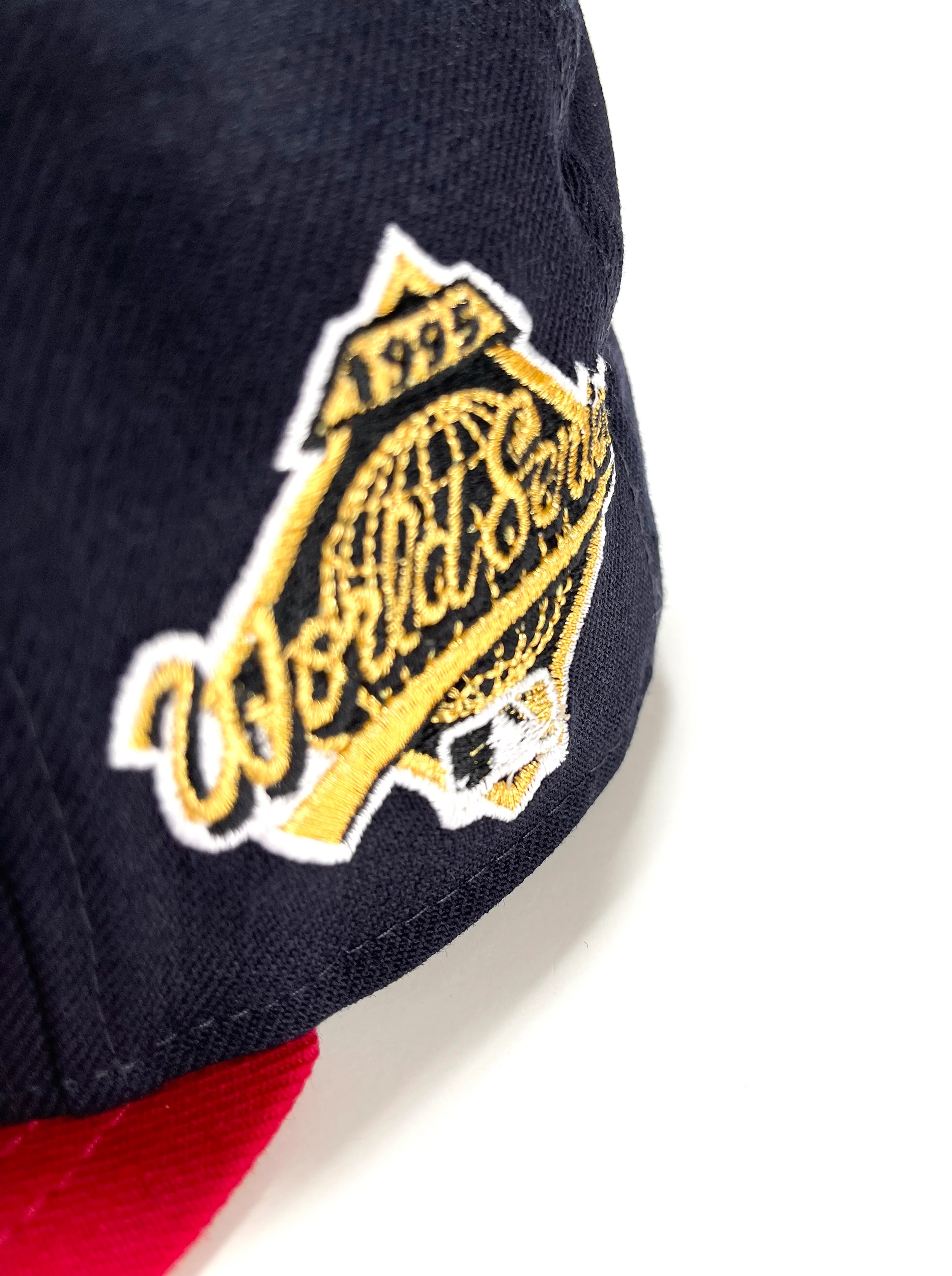 NEW ERA "1995 WS SIDE PATCH" ATLANTA BRAVES FITTED HAT (NAVY/RED) - Image 2