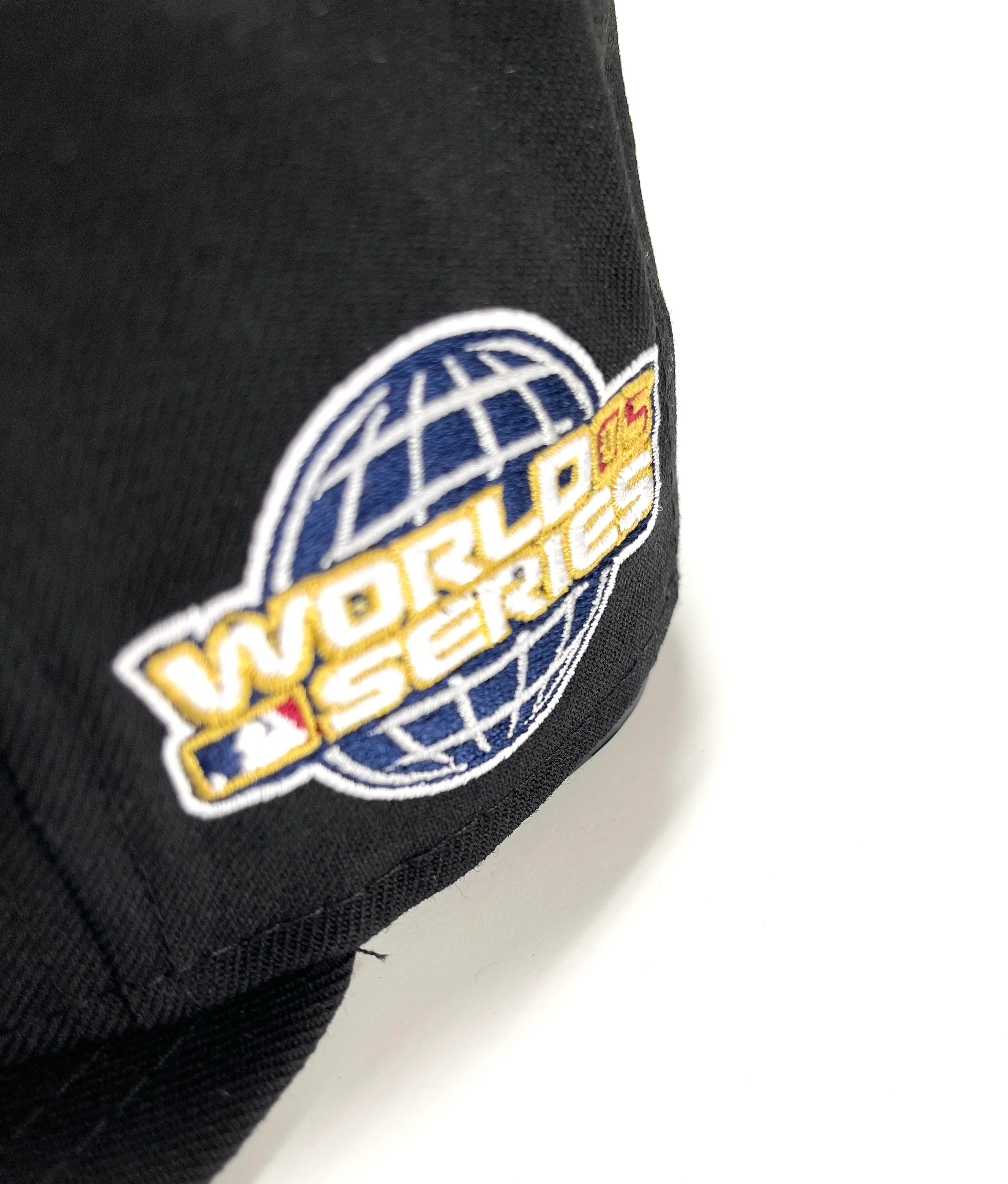 NEW ERA "2005 WS SIDE PATCH" CHICAGO WHITE SOX FITTED HAT (BLACK/WHITE) - Image 3