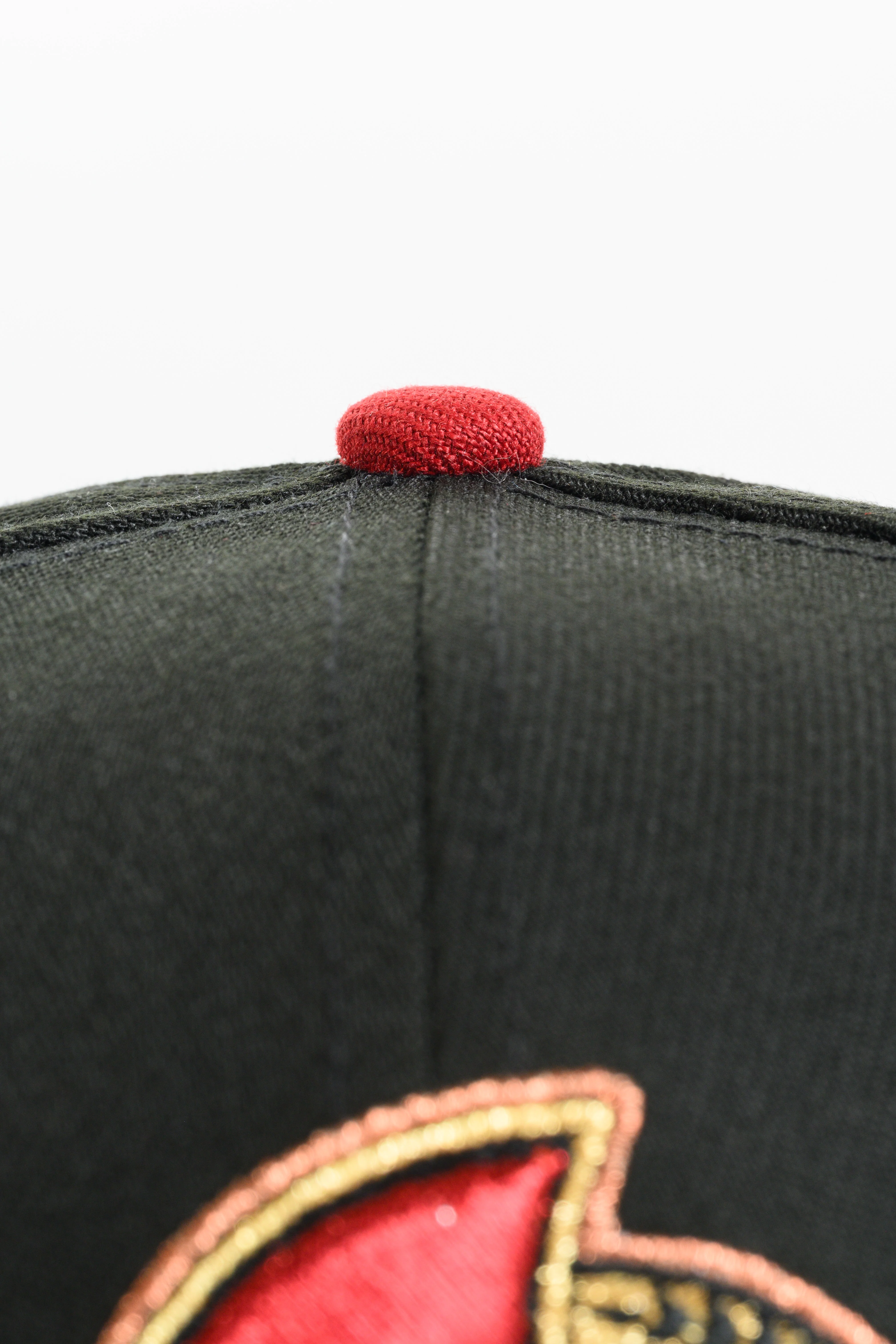 NEW ERA "BLOODY SHIELDS" OTTOWA SENATORS FITTED HAT (BLACK/ HRED) - Image 5
