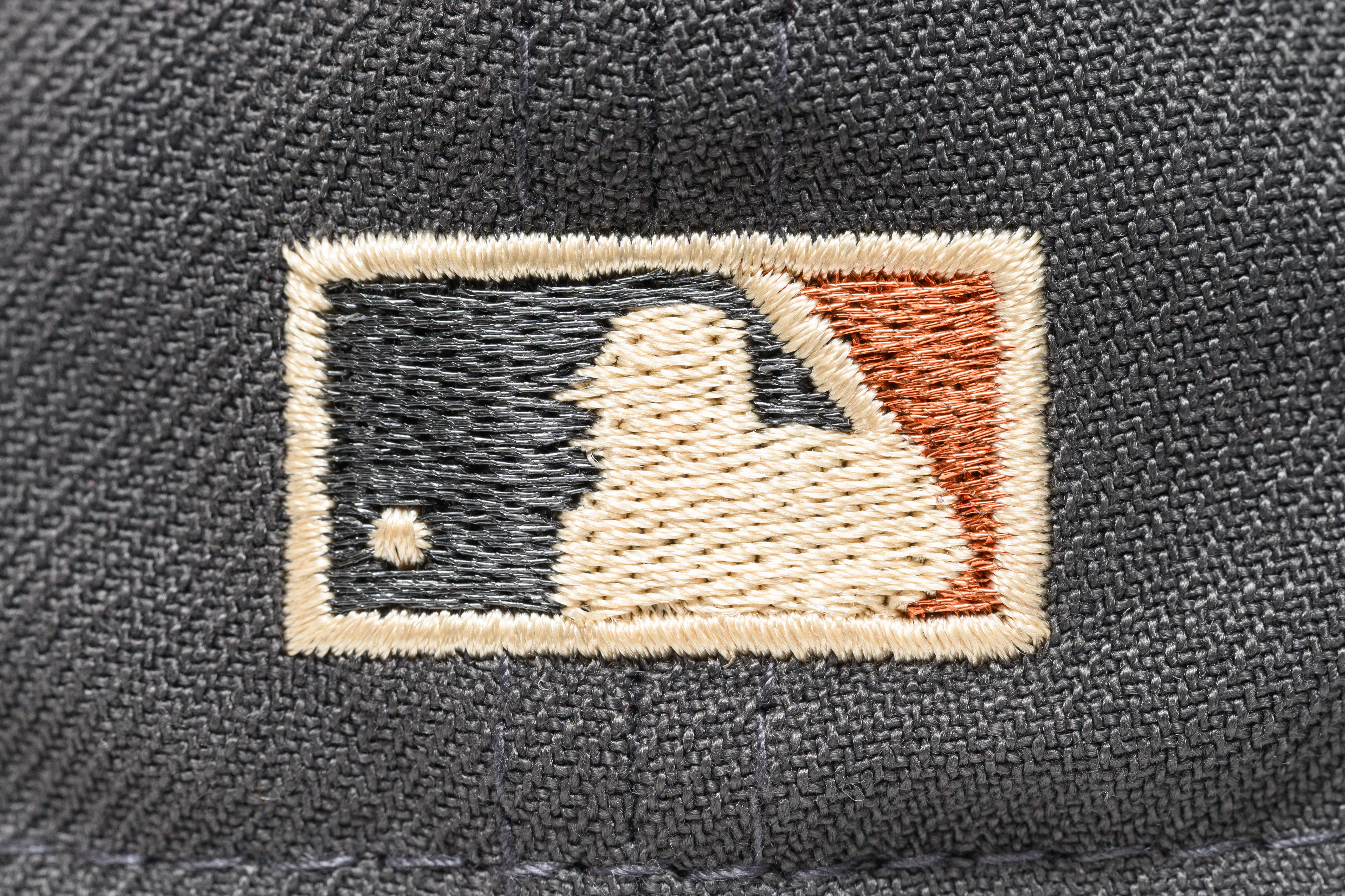 NEW ERA "3RD STRIKE AKUMA" OAKLAND ATHLETICS FITTED HAT (DARK GRAPHITE/BLACK) - Image 2
