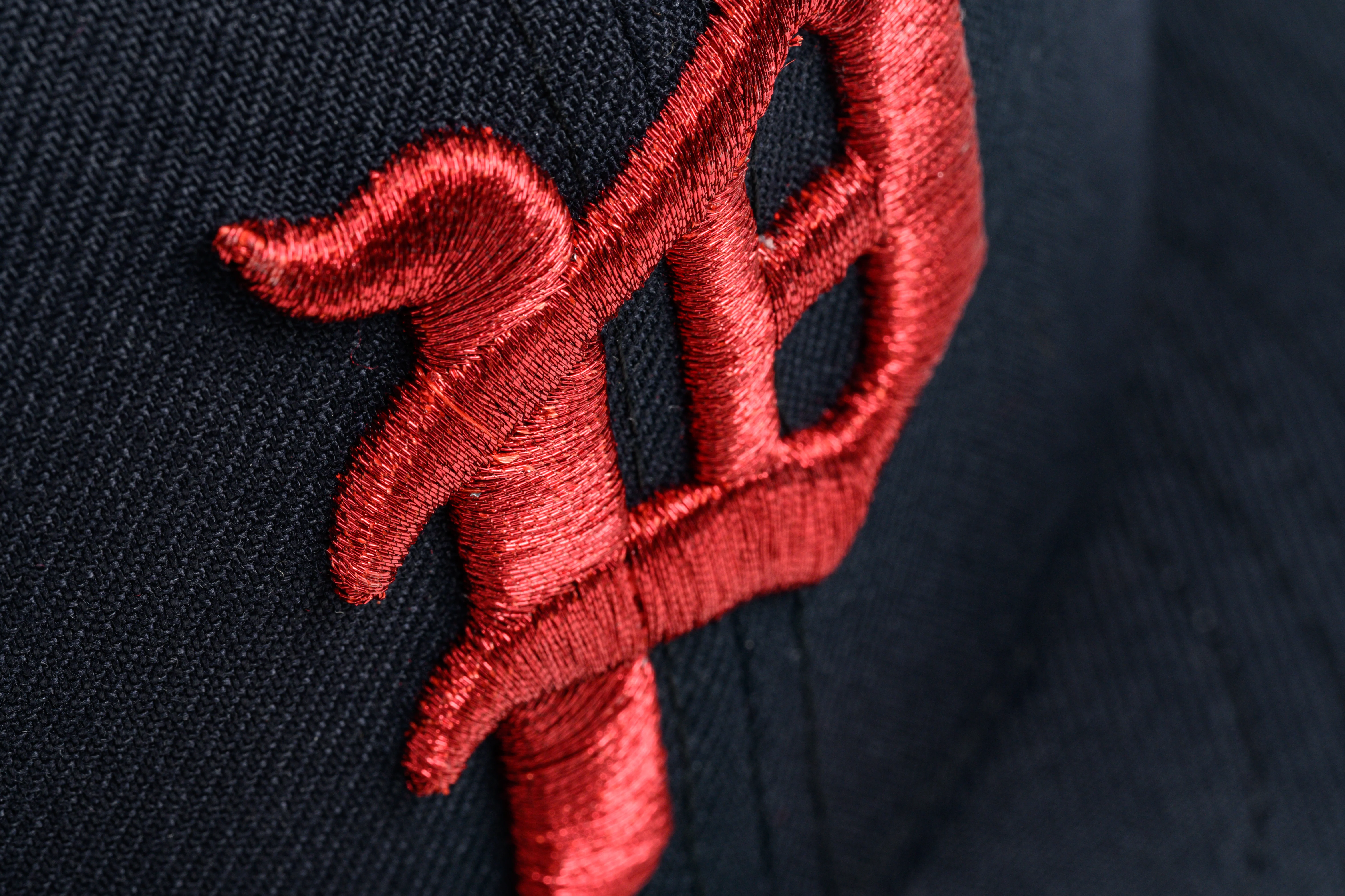NEW ERA "48 LAWS” PHILADELPHIA PHILLIES FITTED HAT (NAVY/SONGBIRD BLUE) - Image 4