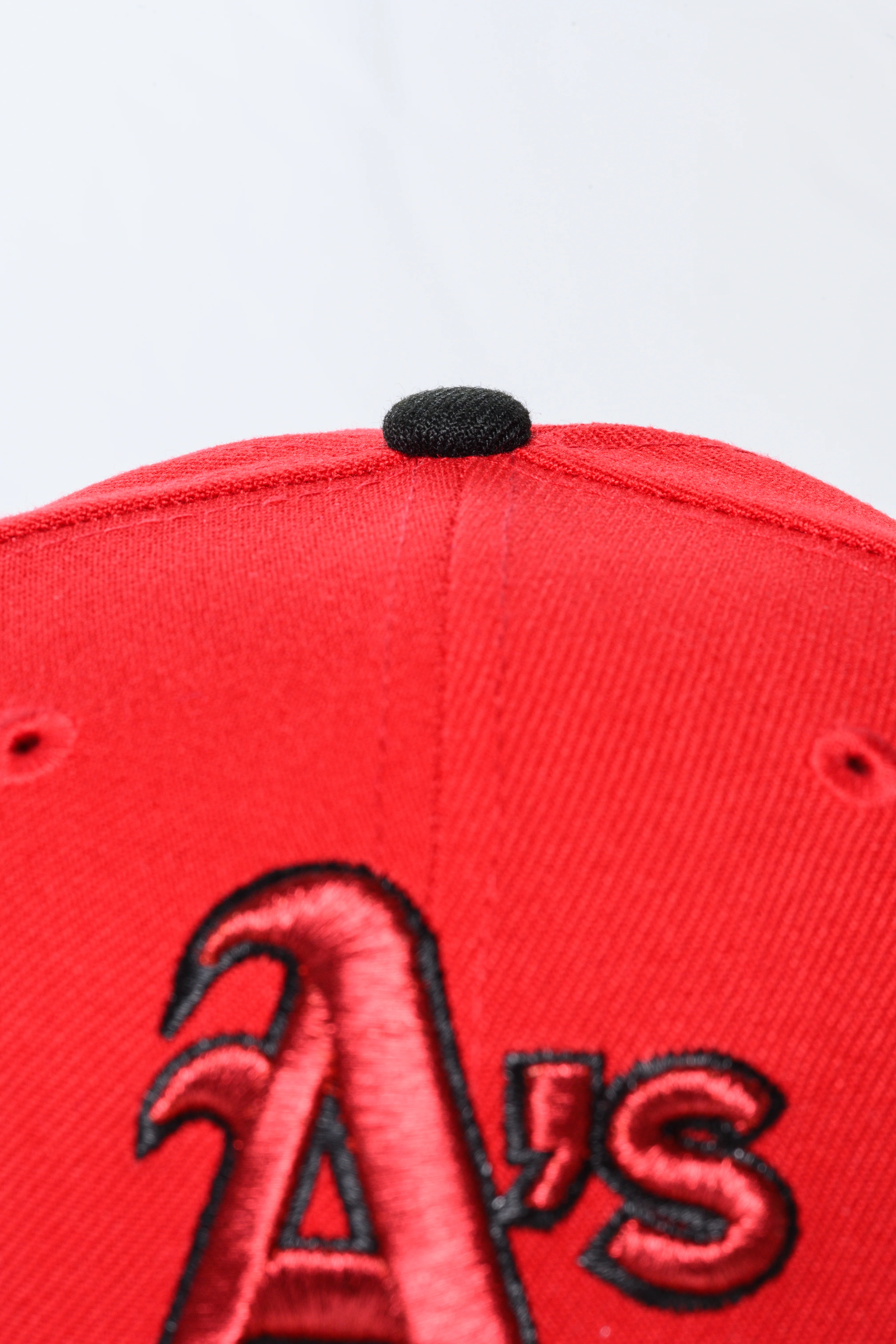 NEW ERA "831" OAKLAND A'S FITTED HAT (SCARLET/BLACK/PINK) - Image 5