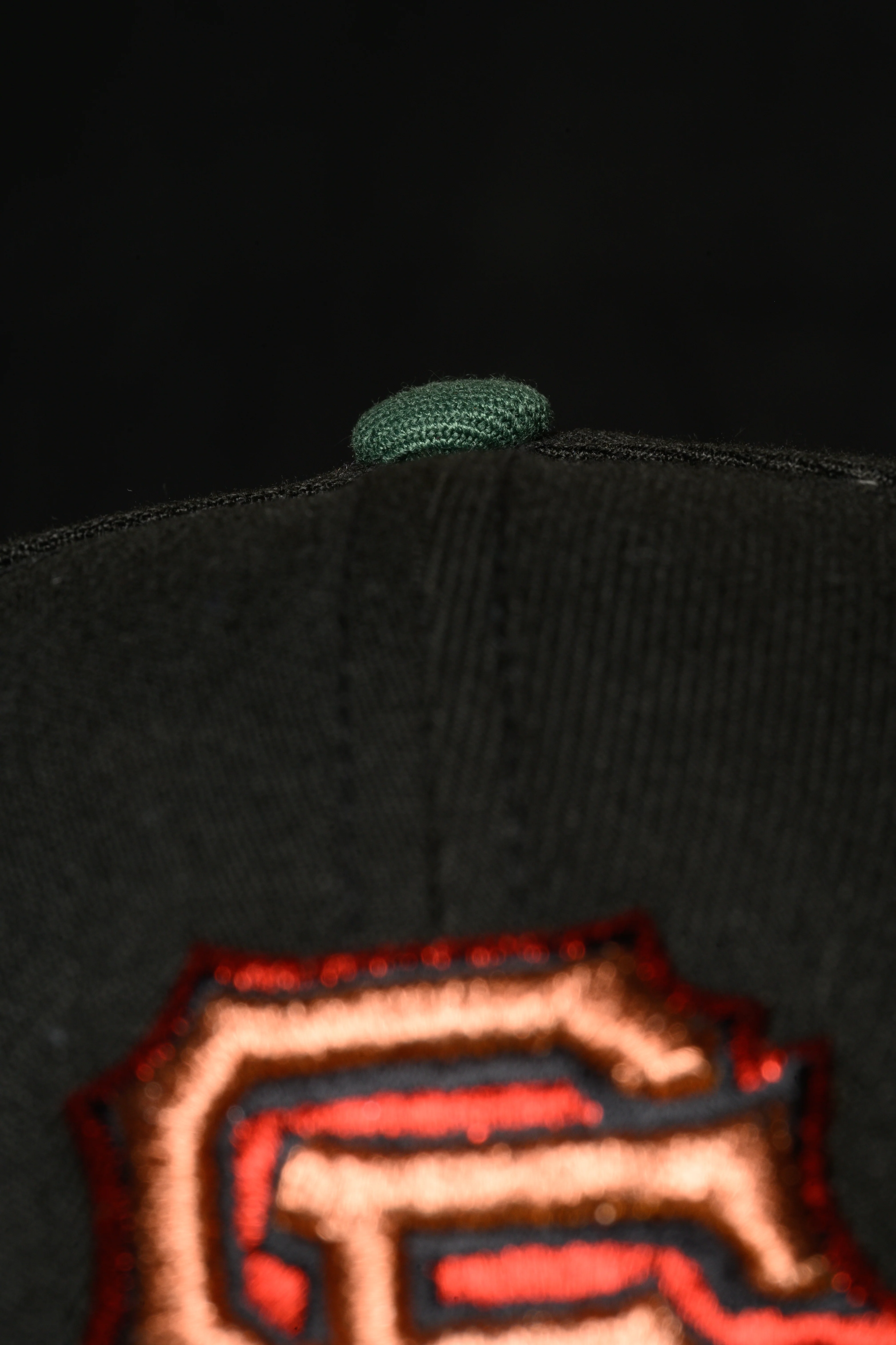 NEW ERA “SLEEPLESS IN SF" SF GIANTS FITTED HAT (BLACK/PINE GREEN) - Image 5