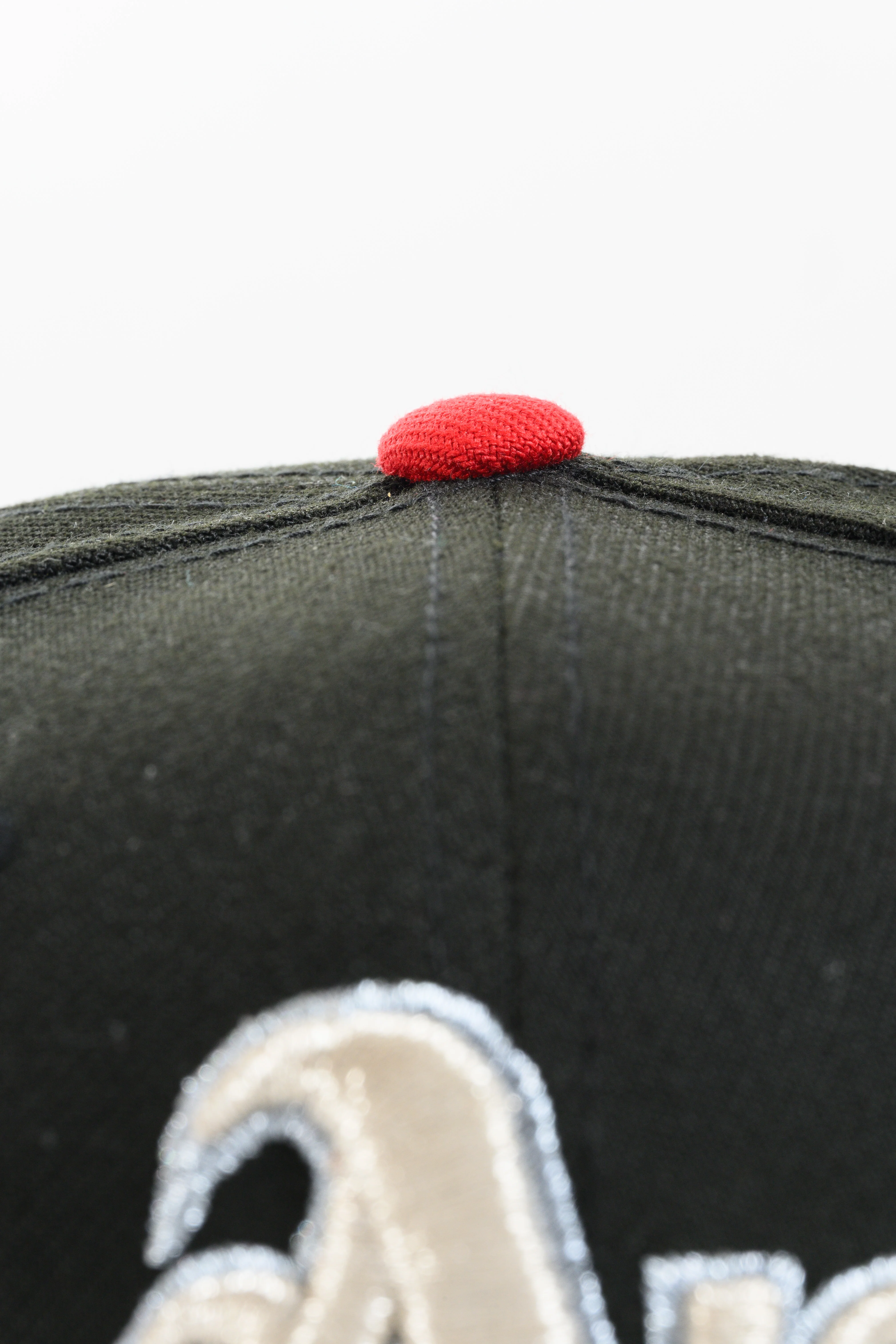 NEW ERA "APES" OAKLAND ATHLETICS FITTED HAT (BLACK/SILVER/RED) - Image 5