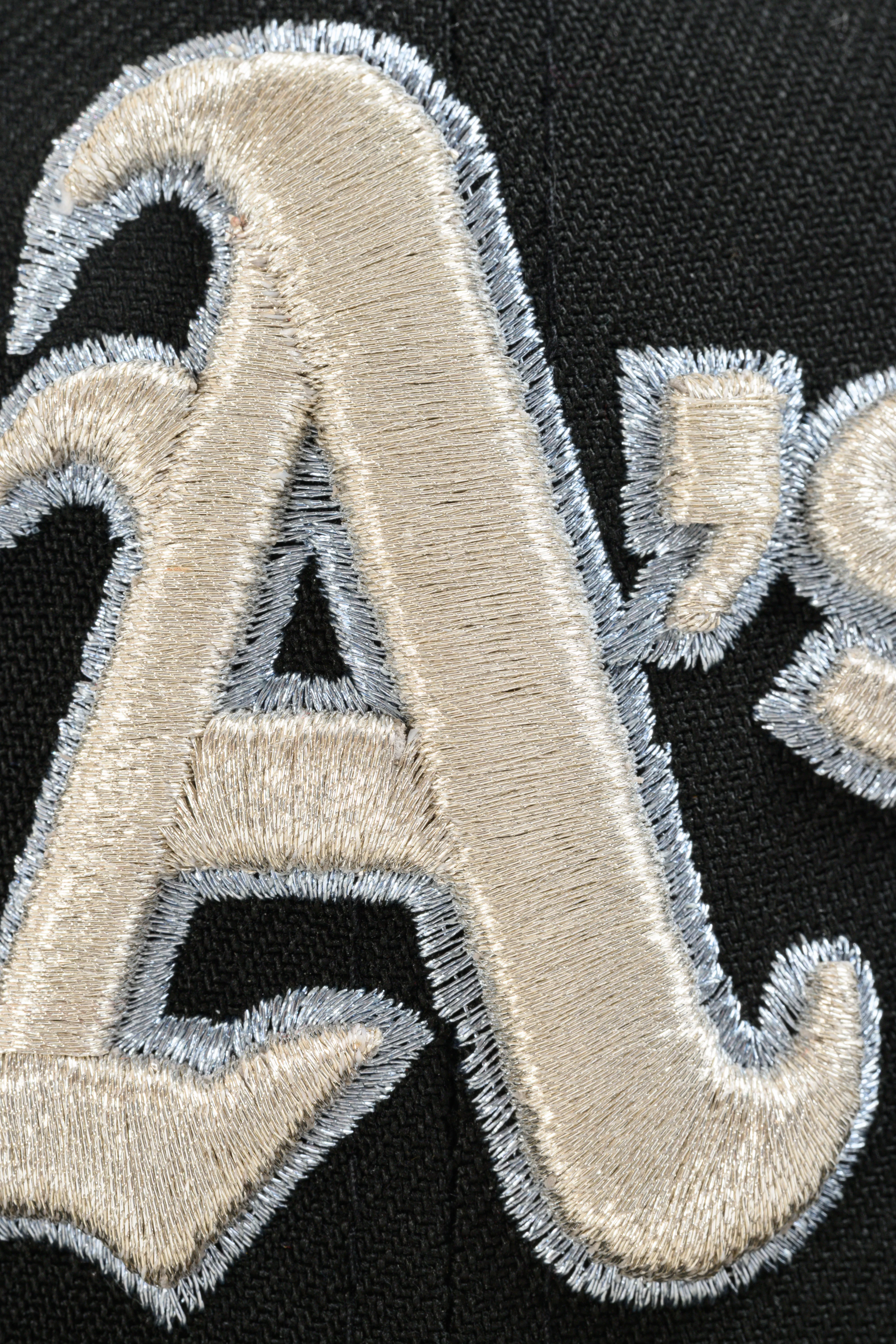 NEW ERA "APES" OAKLAND ATHLETICS FITTED HAT (BLACK/SILVER/RED) - Image 8