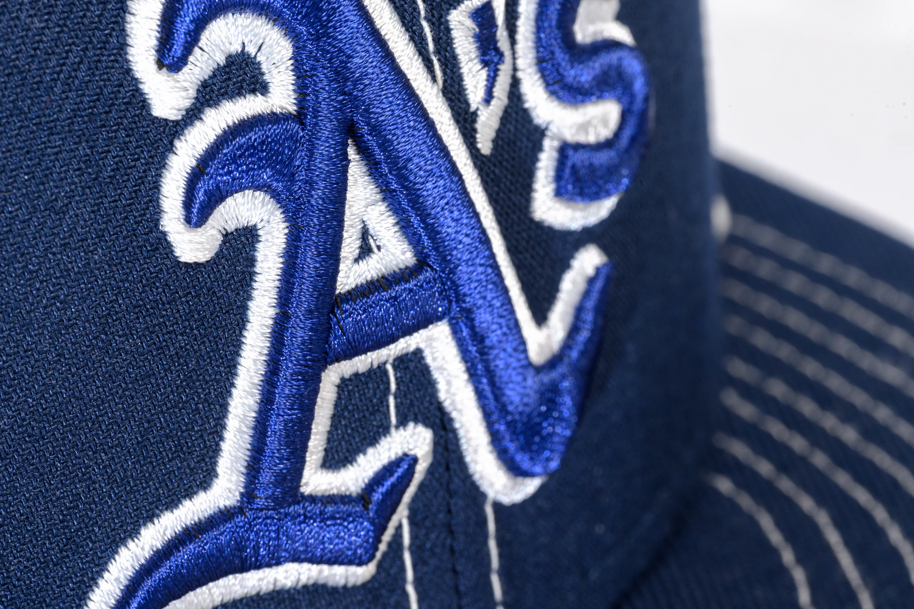 NEW ERA "ARCHITECT" OAKLAND A'S FITTED HAT (OCEANSIDE BLUE/CHROME) - Image 8
