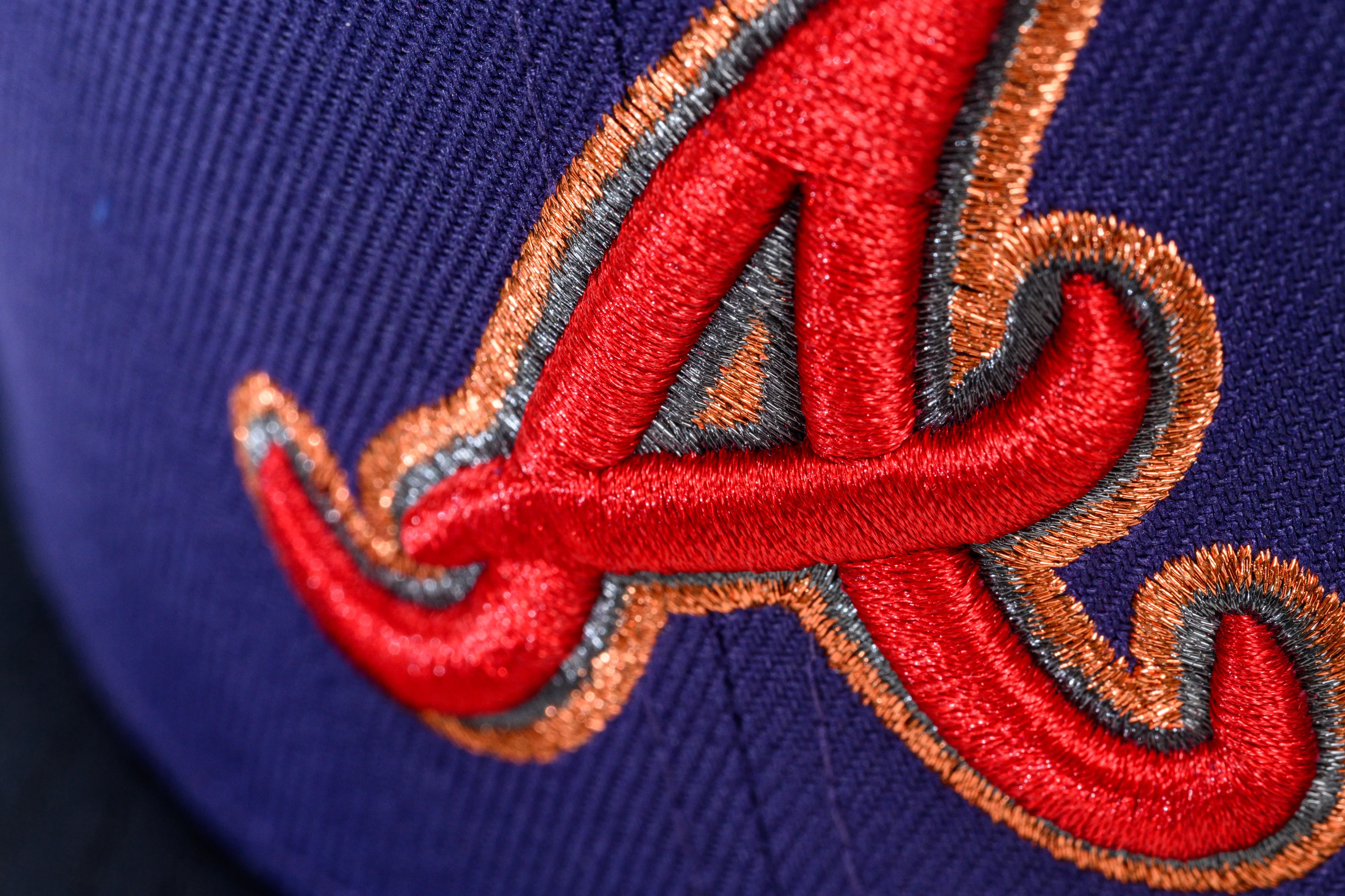 NEW ERA "ATL" ATLANTA BRAVES FITTED HAT (PURPLE/NAVY/RED) - Image 8