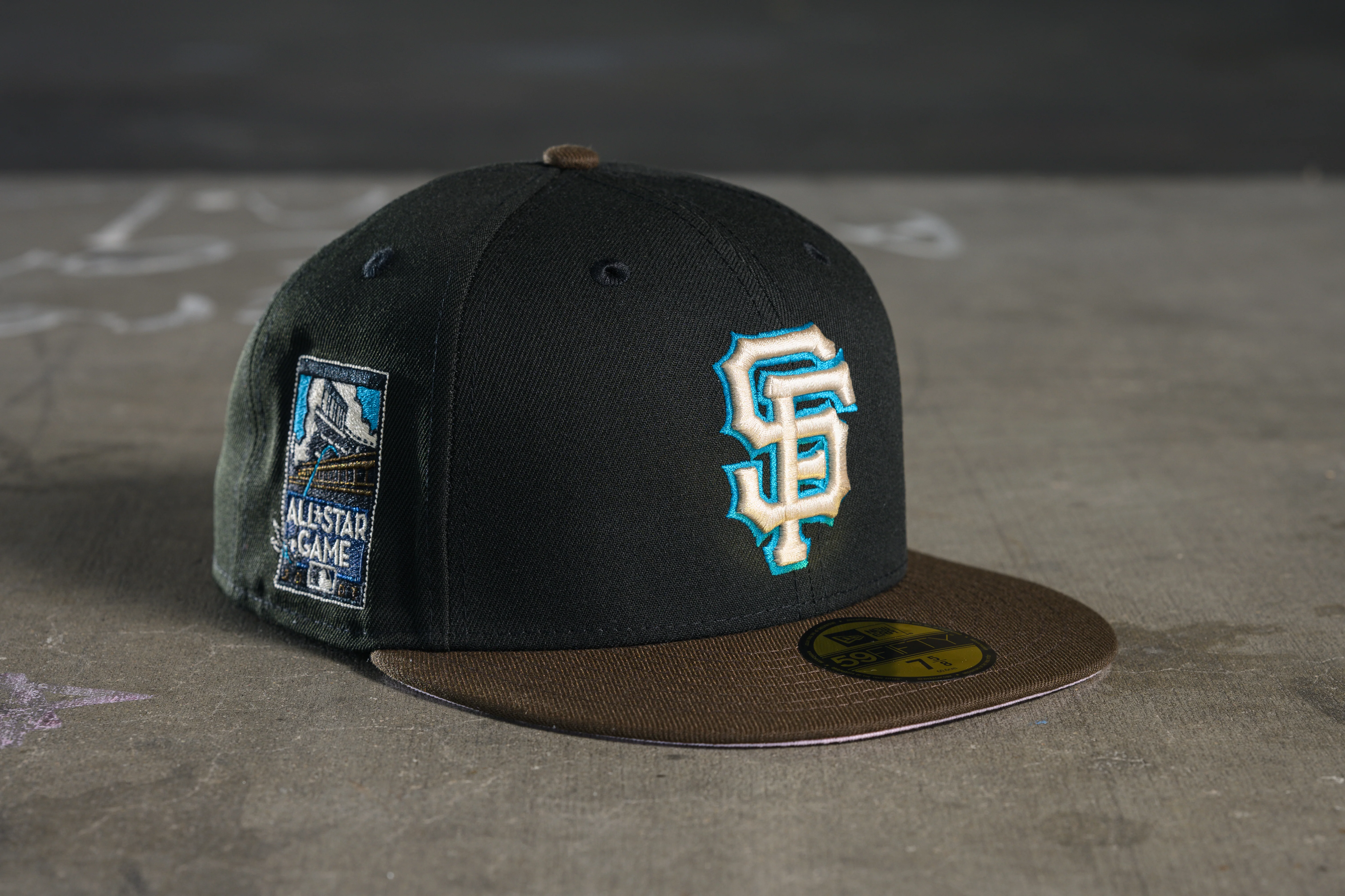 NEW ERA "STEVIEVERSEā SAN FRANCISCO GIANTS FITTED HAT (BLACK/BROWN/TEAL)