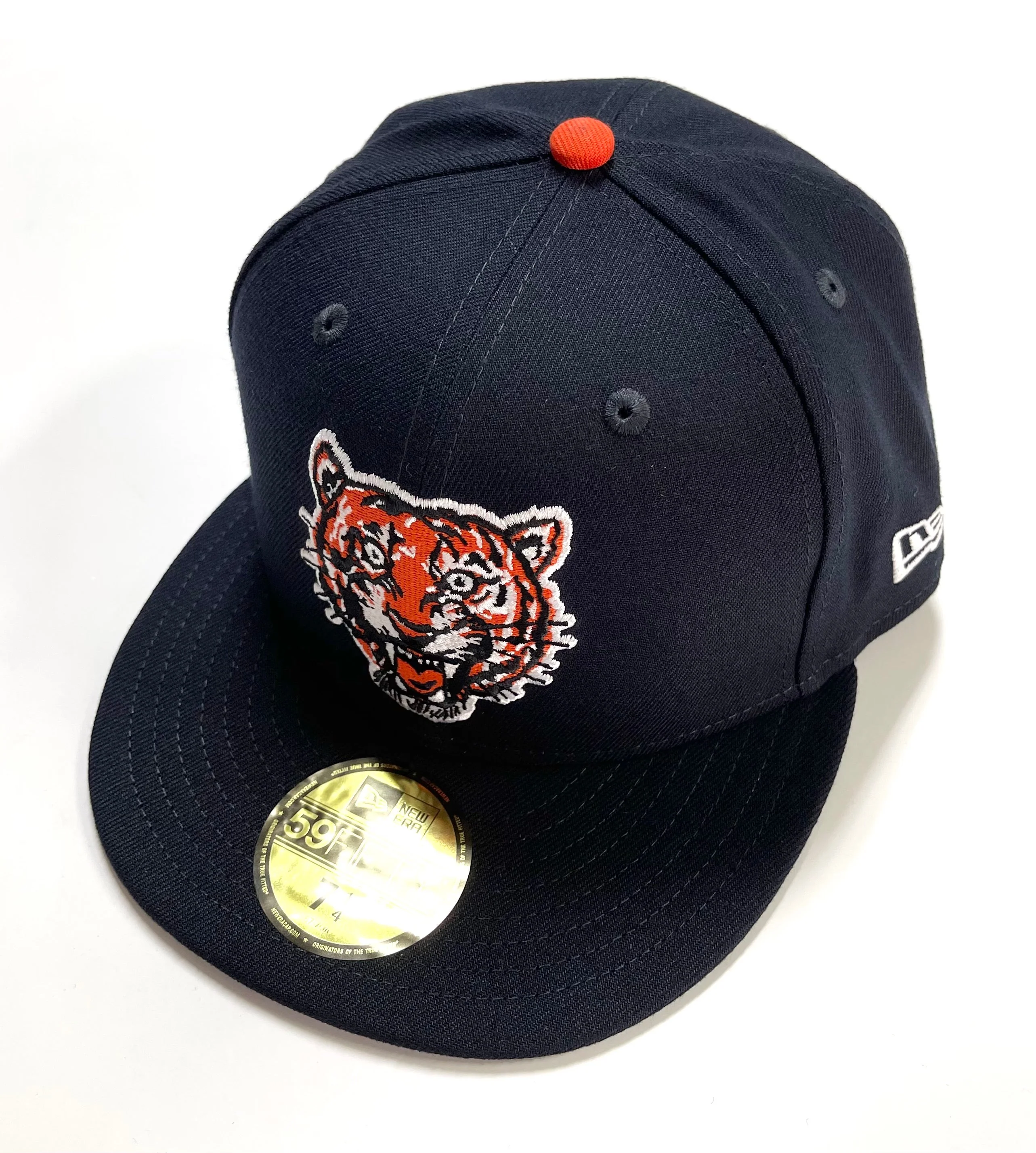 NEW ERA "BASIC OF 1957" DETROIT TIGERS FITTED HAT (NAVY/ORANGE)