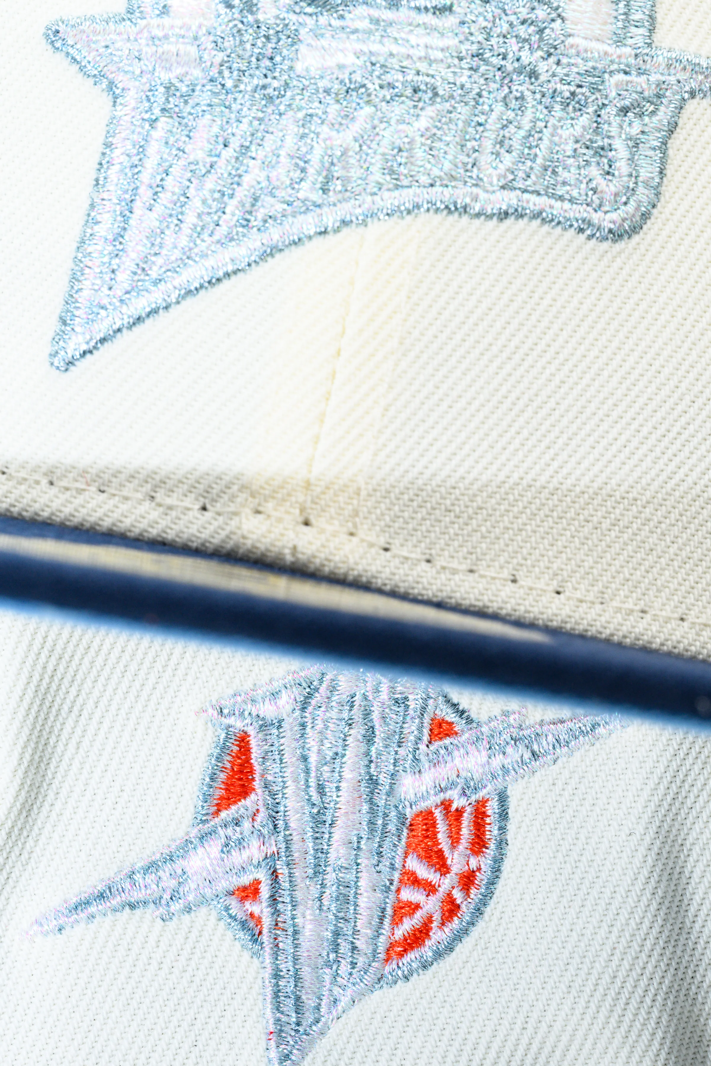 NEW ERA "MR. FREEZE” GOLDEN STATE WARRIORS FITTED HAT (CHROME/OCEANSIDE BLUE/ORANGE) - Image 9