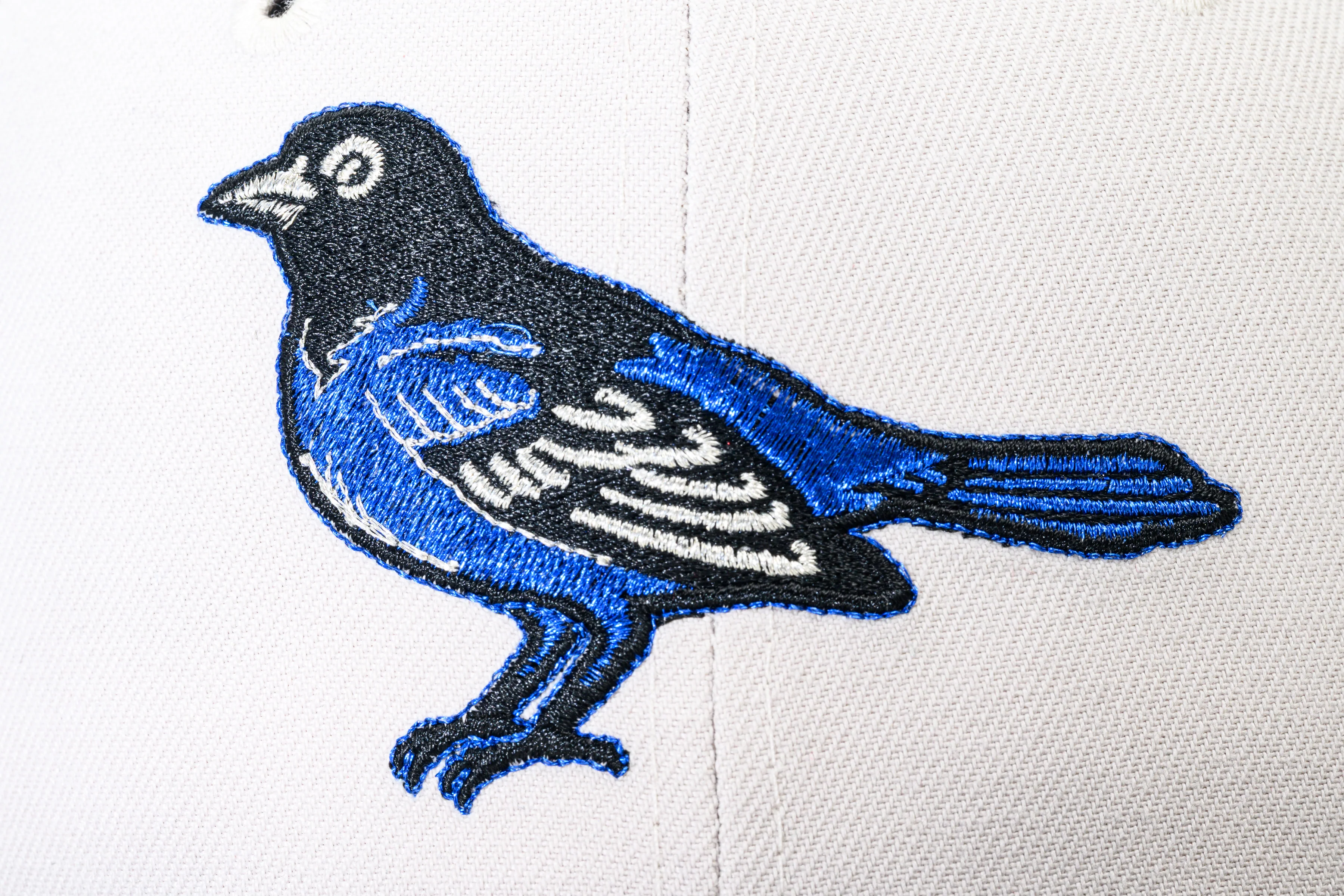 NEW ERA "BLUE BIRD” BALTIMORE ORIOLES FITTED HAT (STONE/BLACK) - Image 5