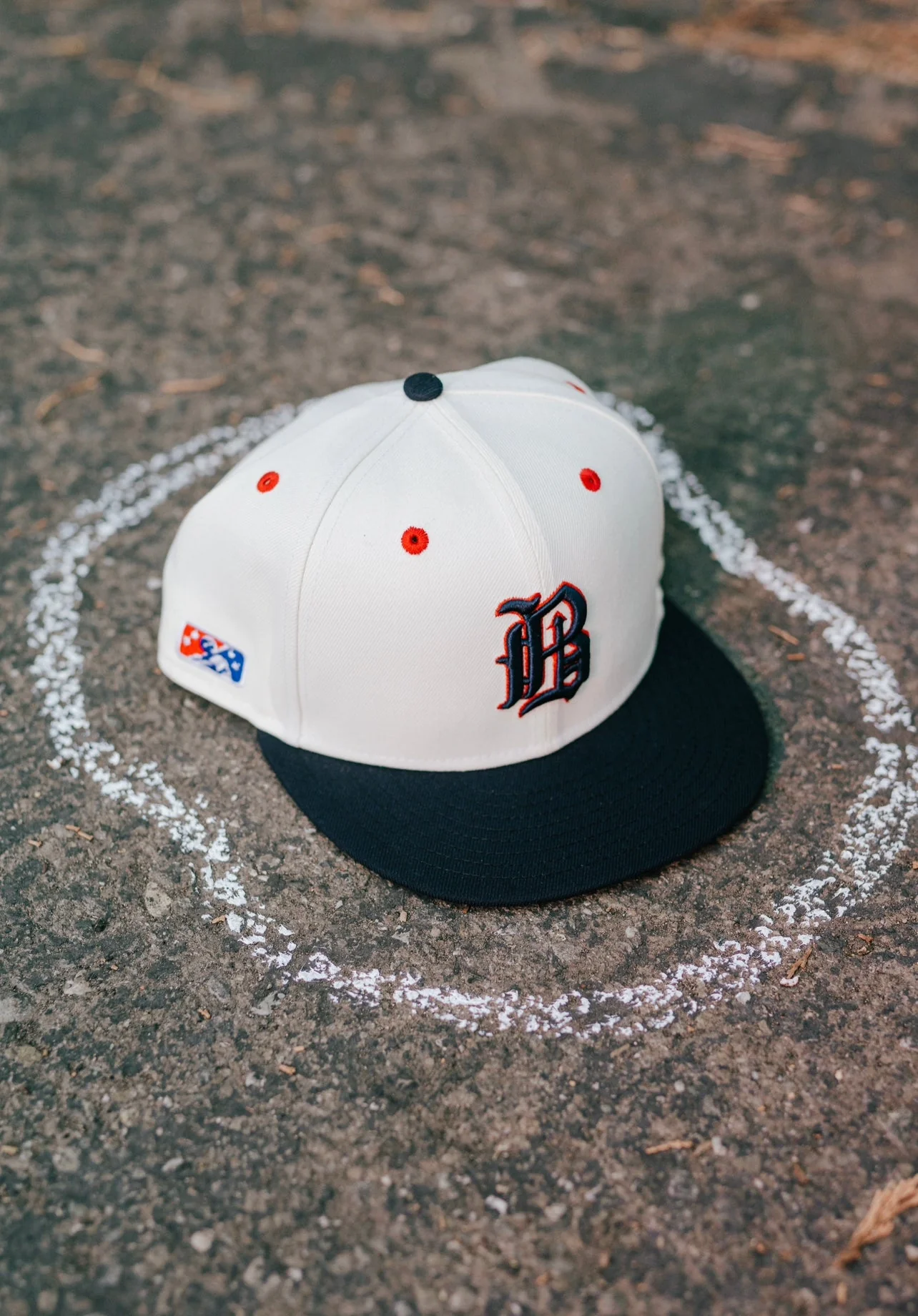NEW ERA "B'Z WAX 2.0" BIRMINGHAM BARONS FITTED HAT (CHROME WHITE/NAVY)