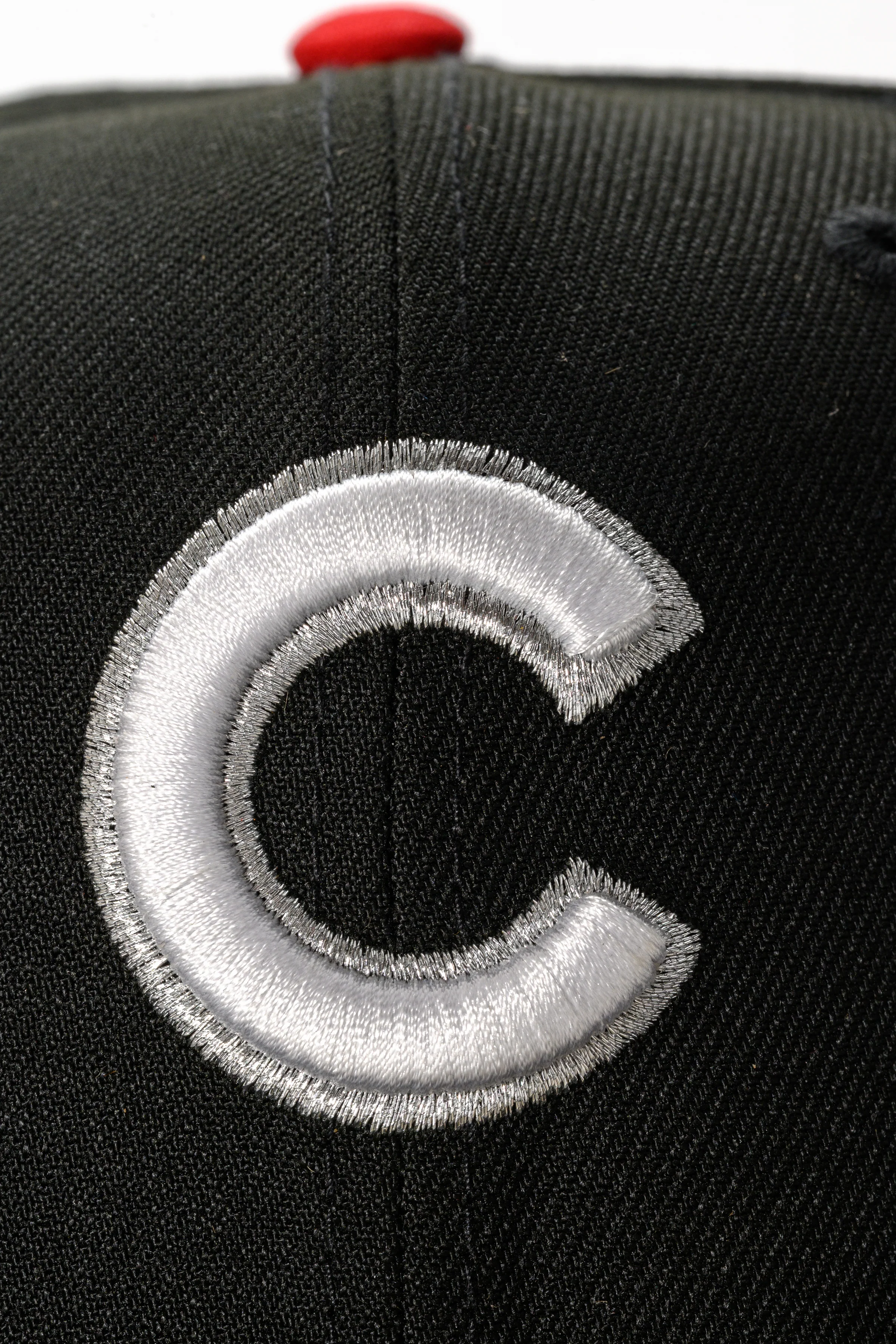 NEW ERA "CHROME" CHICAGO CUBS FITTED HAT (BLACK) - Image 8
