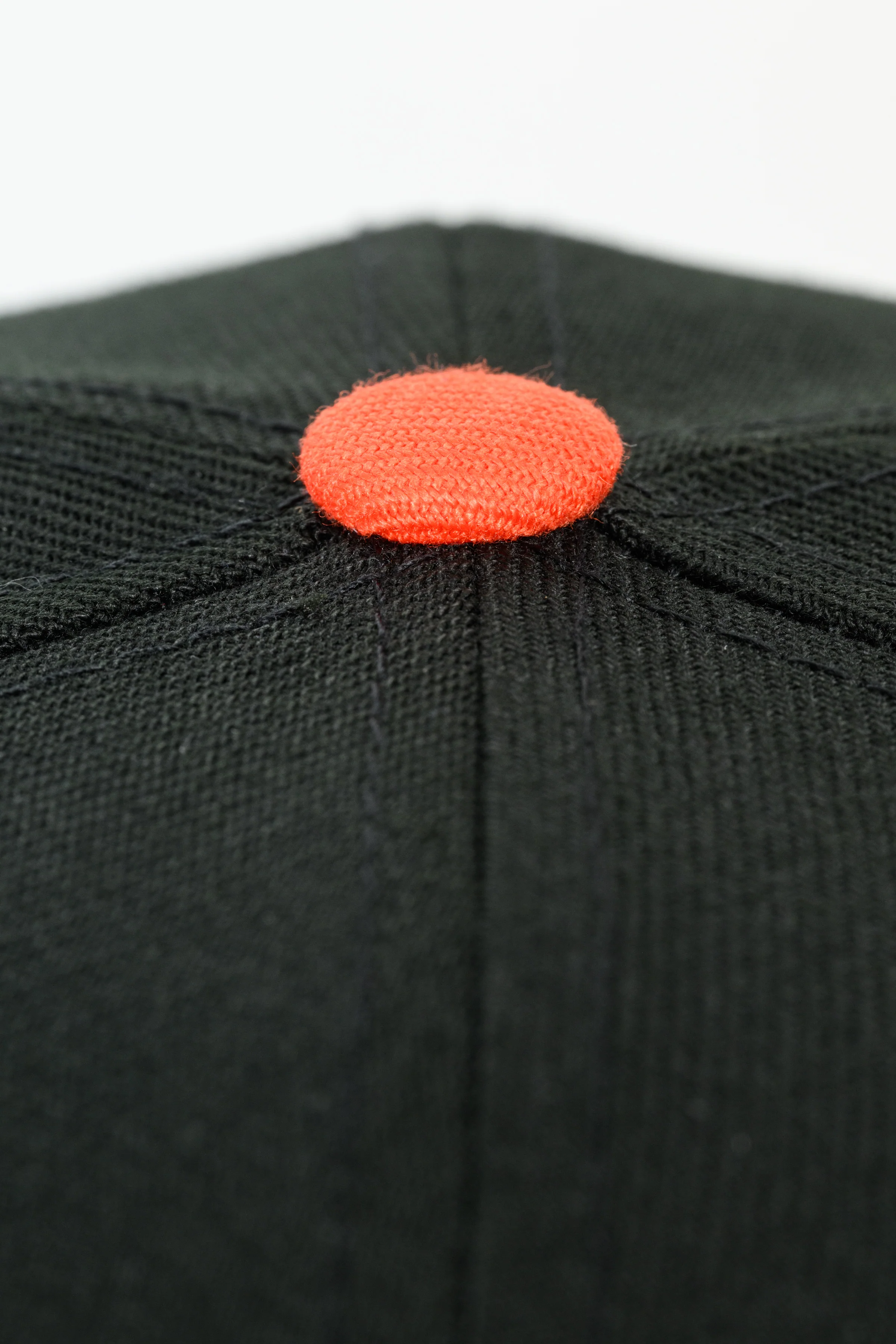 NEW ERA "CITY NIGHTS” SAN FRANCISCO WARRIORS FITTED HAT (BLACK/ORANGE) - Image 7