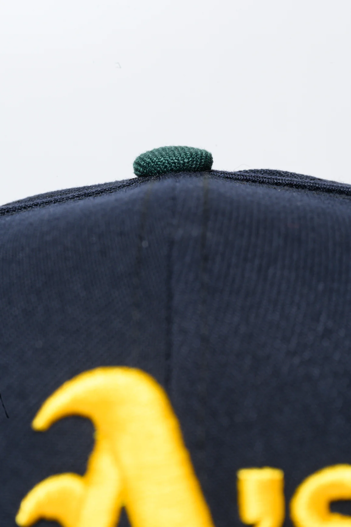 NEW ERA "CLUB ROOM" OAKLAND A'S FITTED HAT (NAVY/MAROON/DARK GREEN) - Image 2
