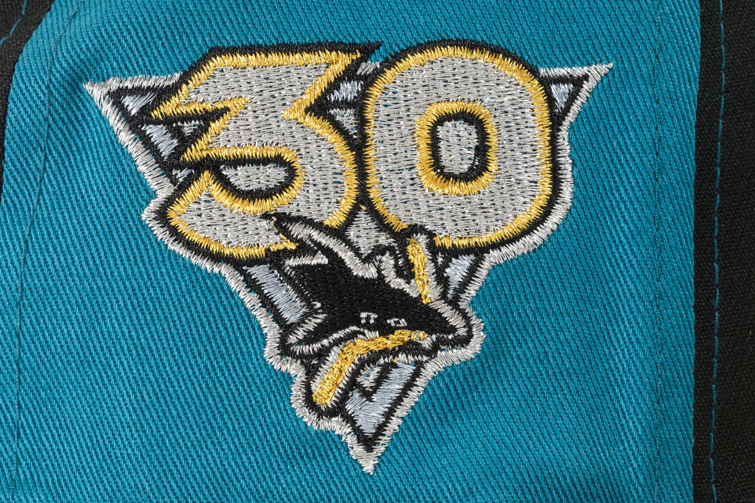 NEW ERA "COLOR BLOCK" SAN JOSE SHARKS FITTED HAT (BLACK/TEAL) - Image 2