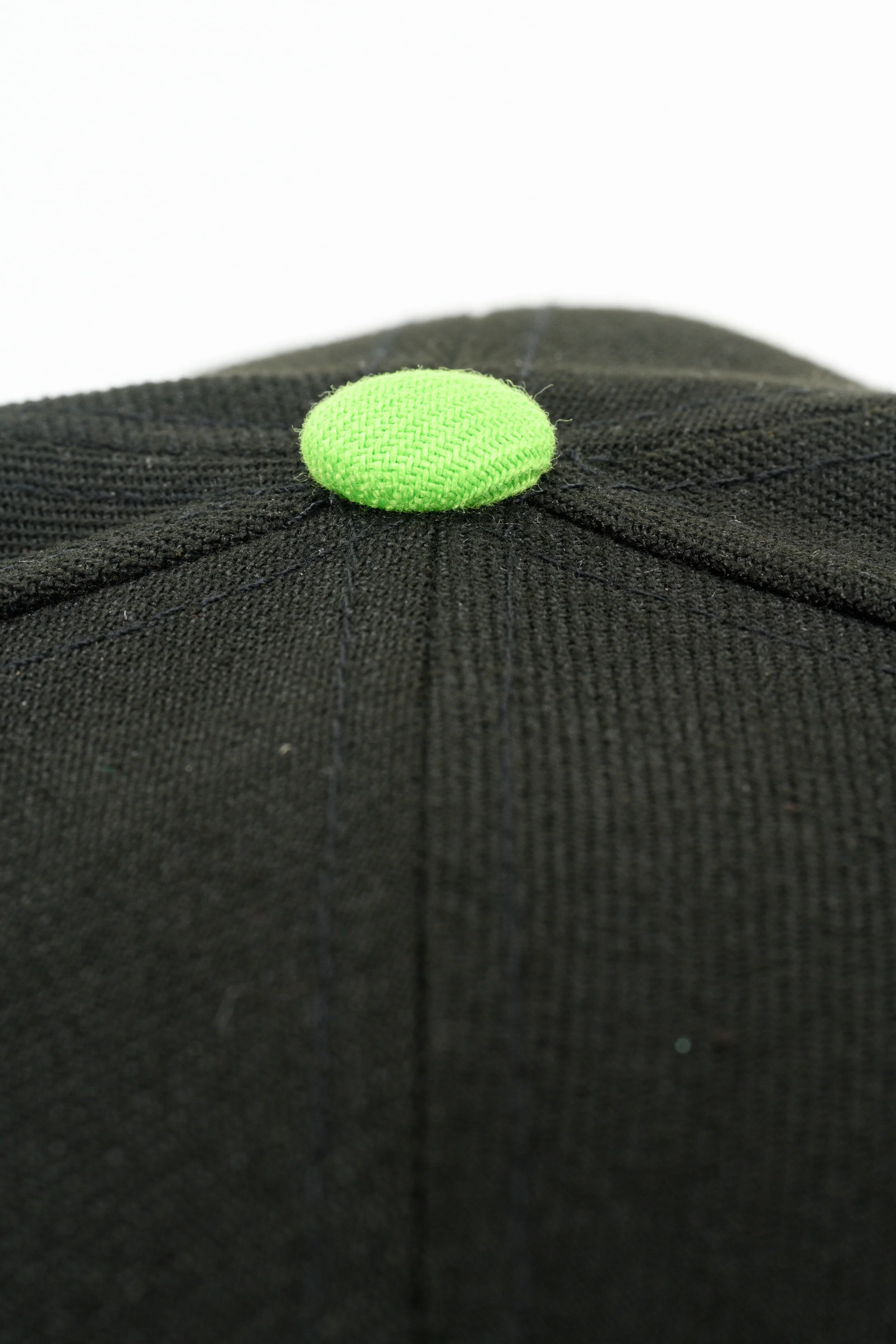 NEW ERA "CREATURE” SAN JOSE SHARKS FITTED HAT (BLACK/LIME GREEN) - Image 7