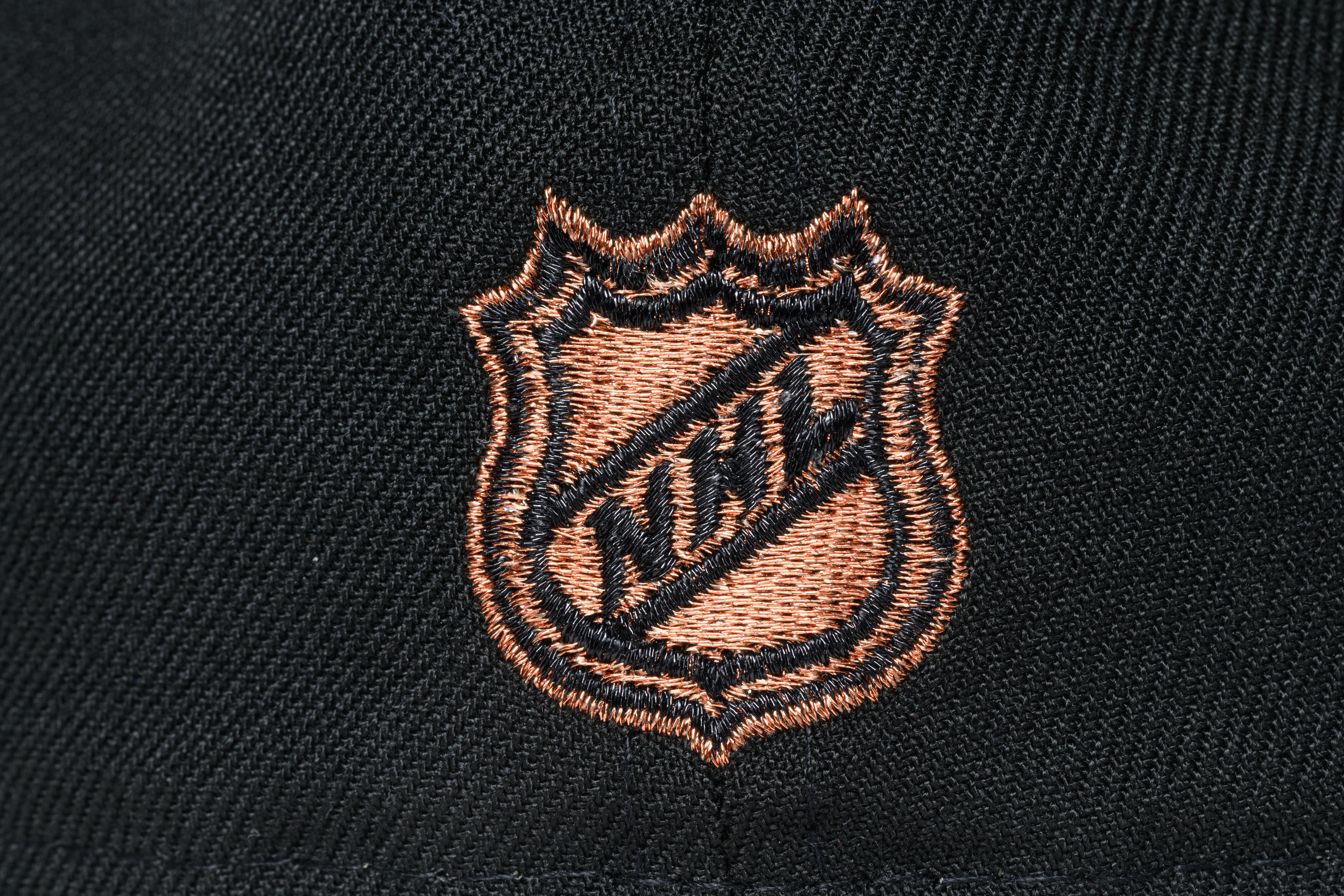 NEW ERA "DARK WIN" ANAHEIM DUCKS FITTED HAT (BLACK/PURPLE) - Image 4