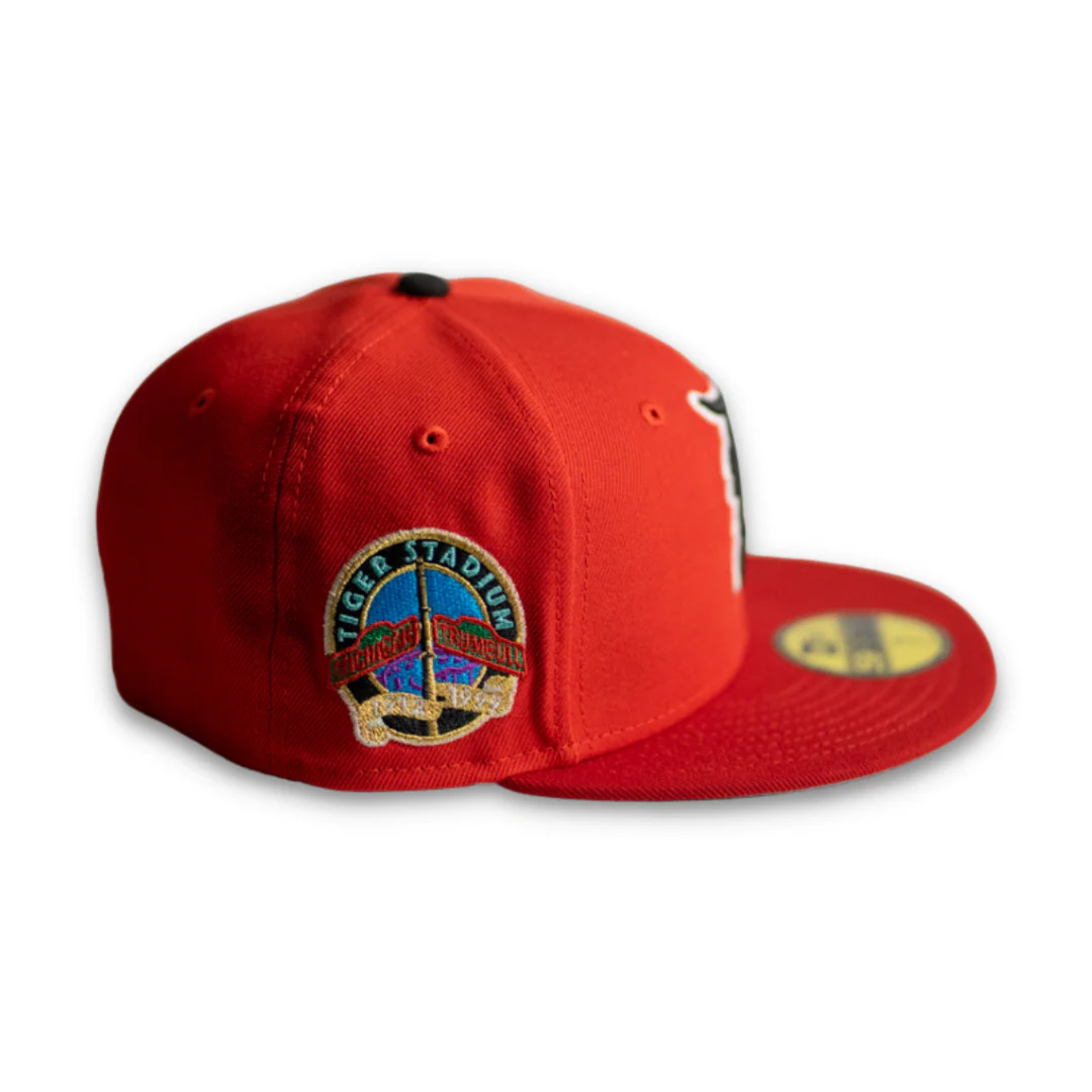 NEW ERA “D" DETROIT TIGERS FITTED HAT (SCARLET/FRONT DOOR RED) - Image 2