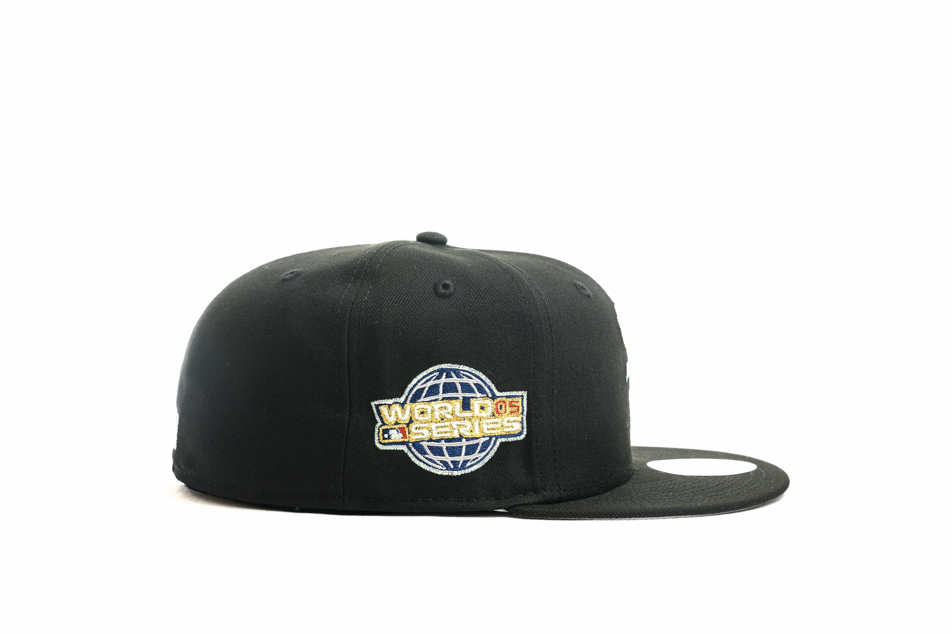 NEW ERA "DELUXE" CHICAGO WHITESOX FITTED HAT (BLACK/METALLIC IRIS) - Image 4