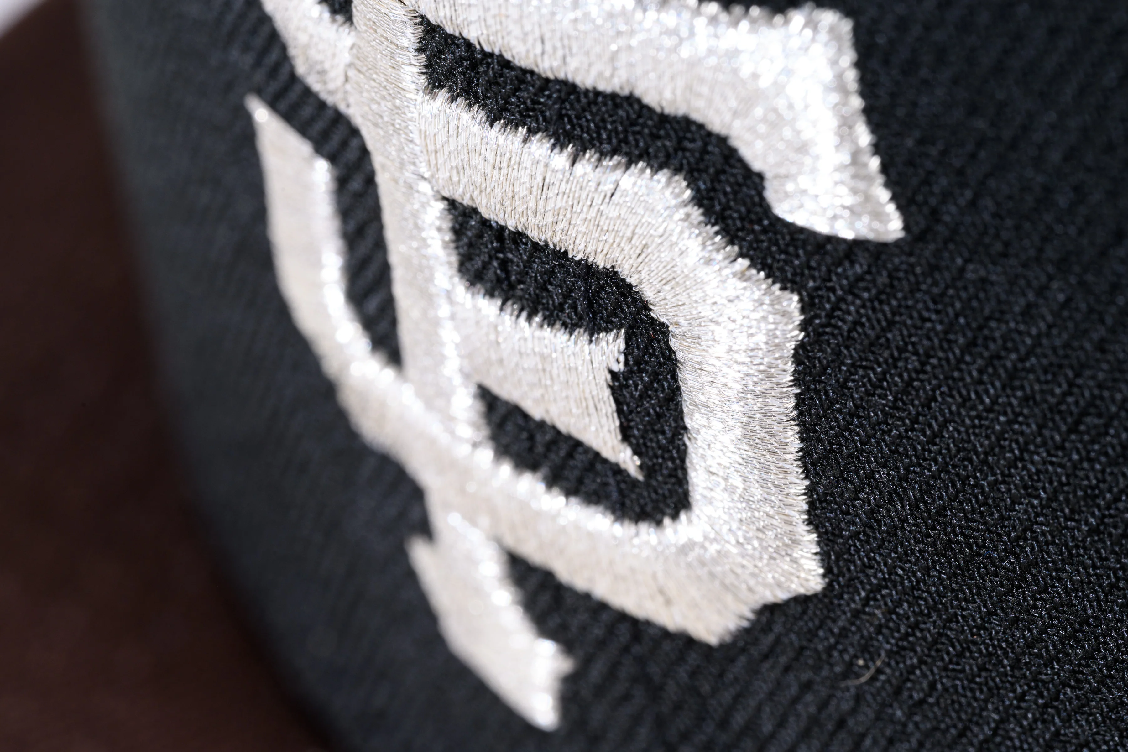 NEW ERA "DIRTY 2.0" SAN FRANCISCO GIANTS FITTED HAT (BLACK/BURNT WOOD/BRICK RED) - Image 6