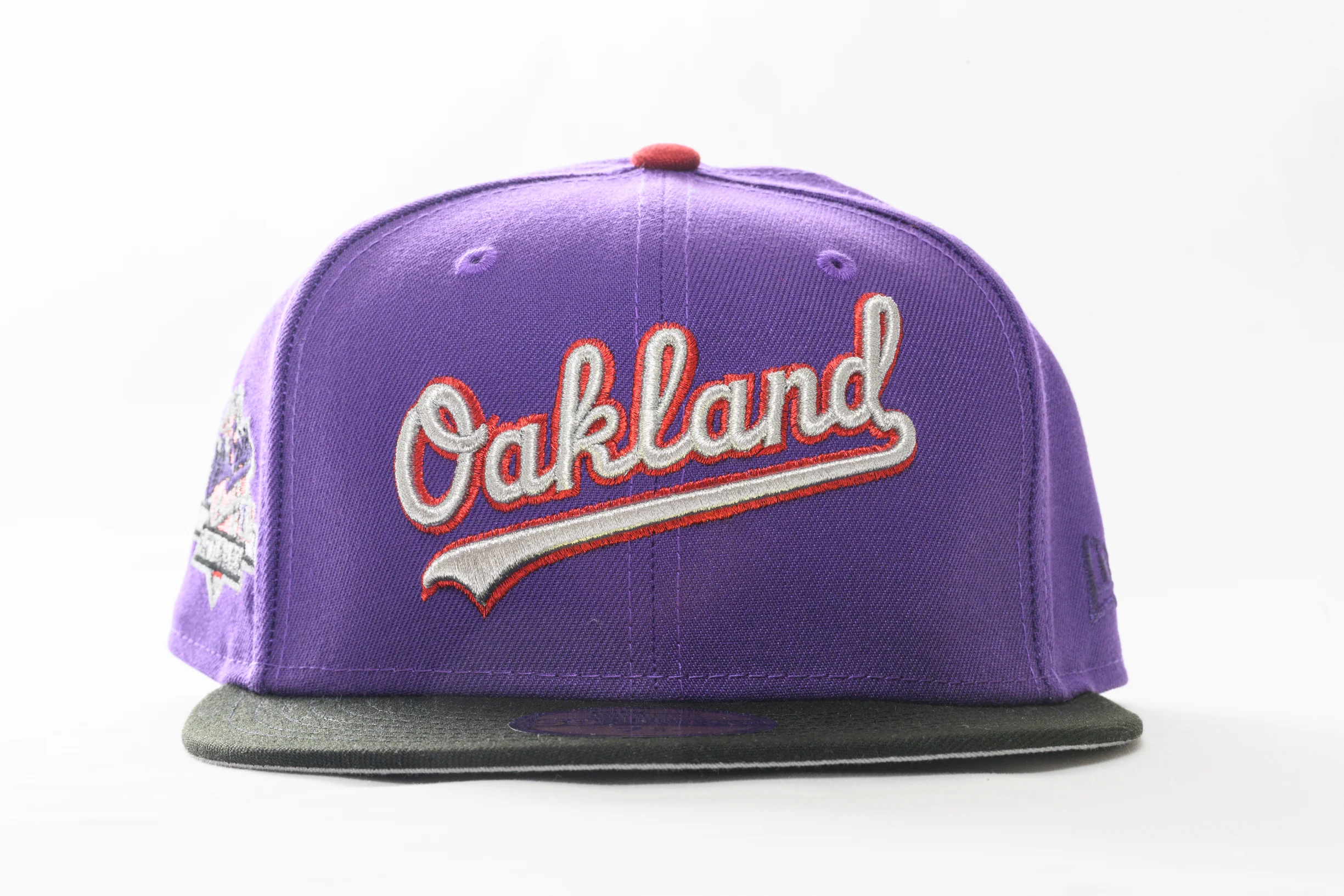NEW ERA "DUNK CONTEST" OAKLAND ATHLETICS FITTED HAT (PURPLE/BLACK/RED) - Image 2