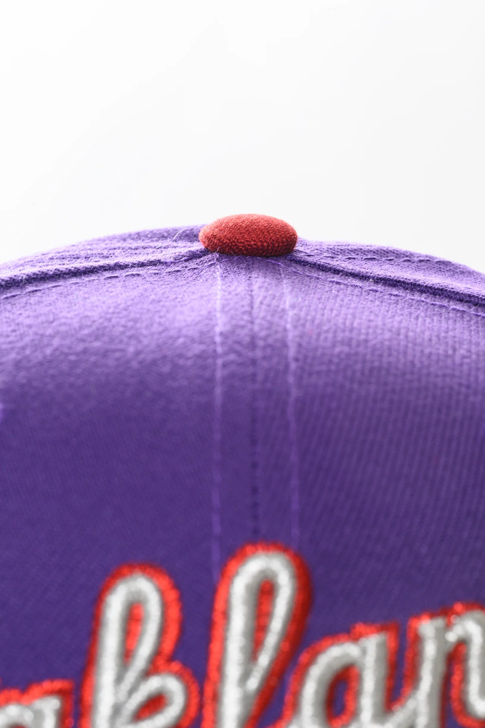 NEW ERA "DUNK CONTEST" OAKLAND ATHLETICS FITTED HAT (PURPLE/BLACK/RED) - Image 6