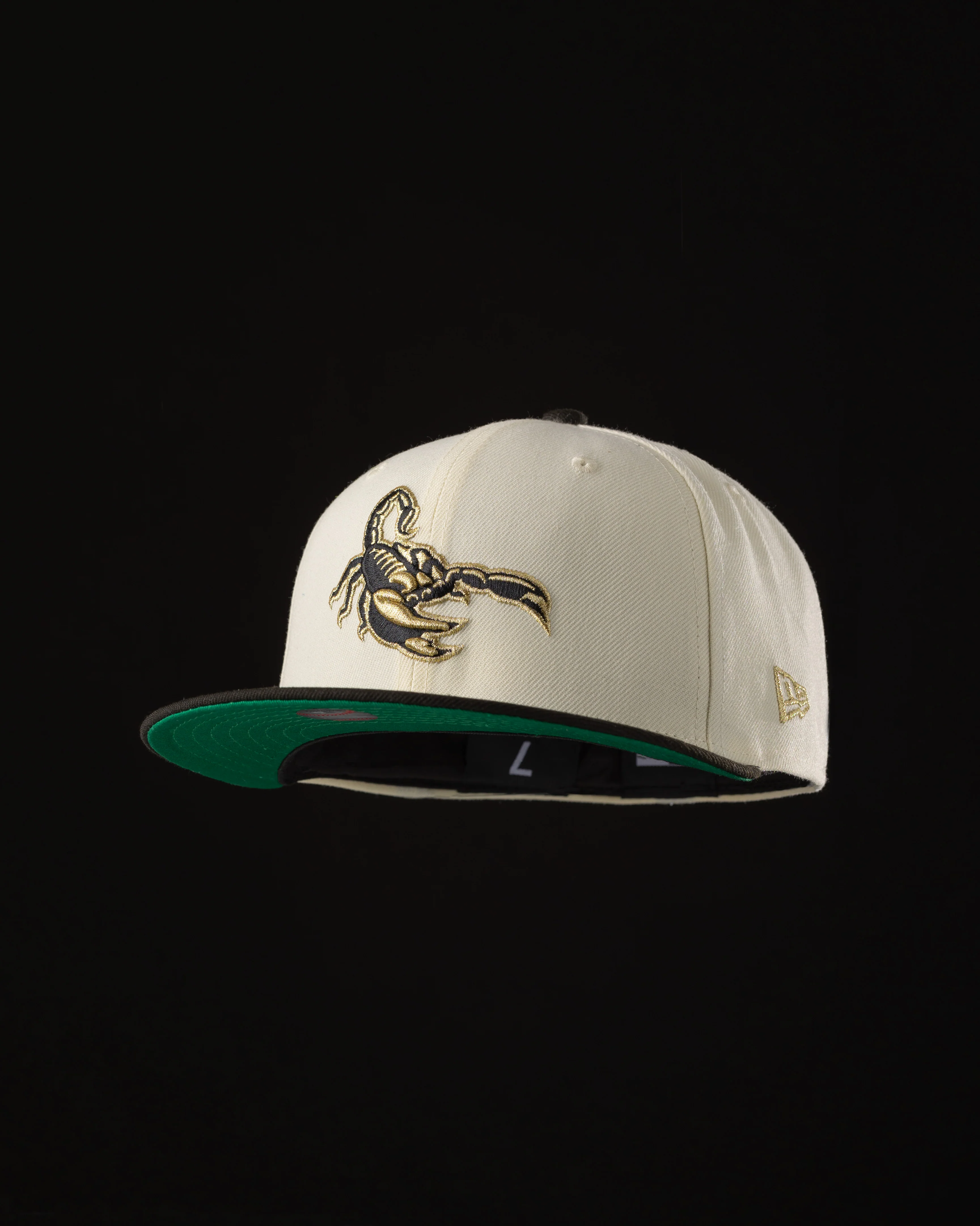NEW ERA "EL ALACRAN" SCOTTSDALE SCORPIONS FITTED HAT (CHROME/WHITE)