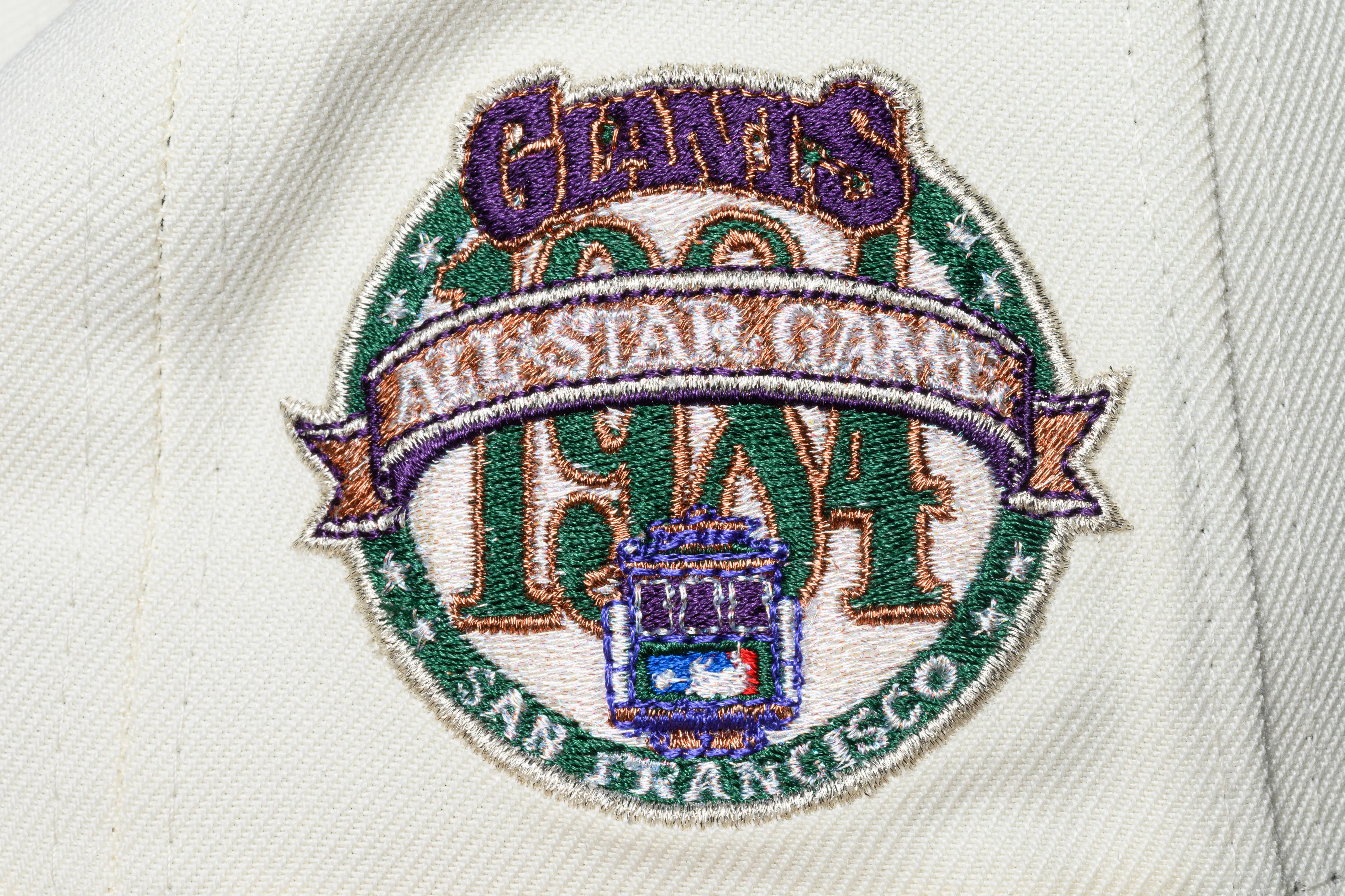 NEW ERA "EMERALD TRIANGLE" SF GIANTS FITTED HAT + PIN (CHROME/EMERALD GREEN) - Image 3