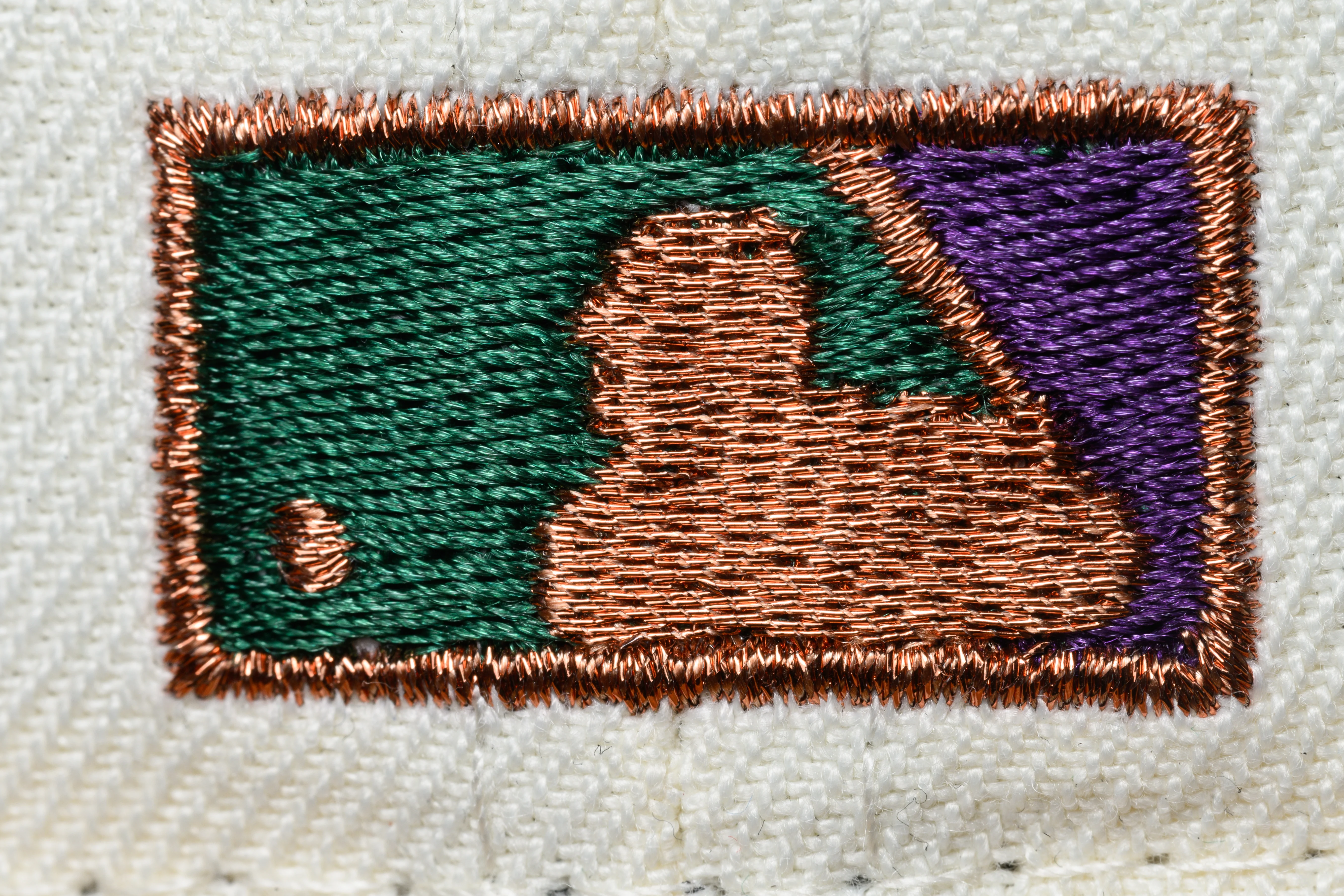 NEW ERA "EMERALD TRIANGLE" SF GIANTS FITTED HAT + PIN (CHROME/EMERALD GREEN) - Image 5