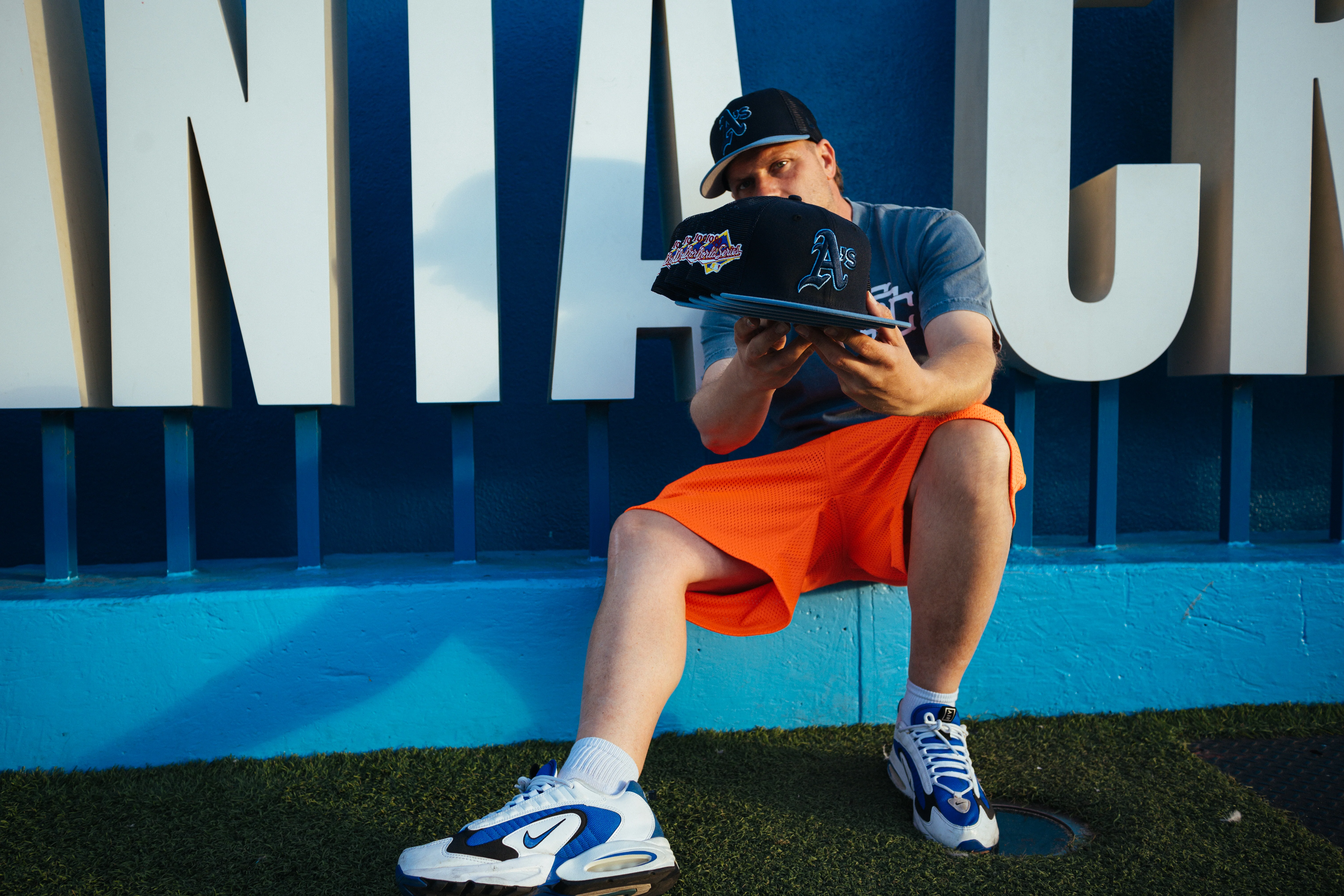 NEW ERA "BEACH BALL" OAKLAND A'S MESH FITTED HAT (NAVY/FADED BLUE) - Image 5
