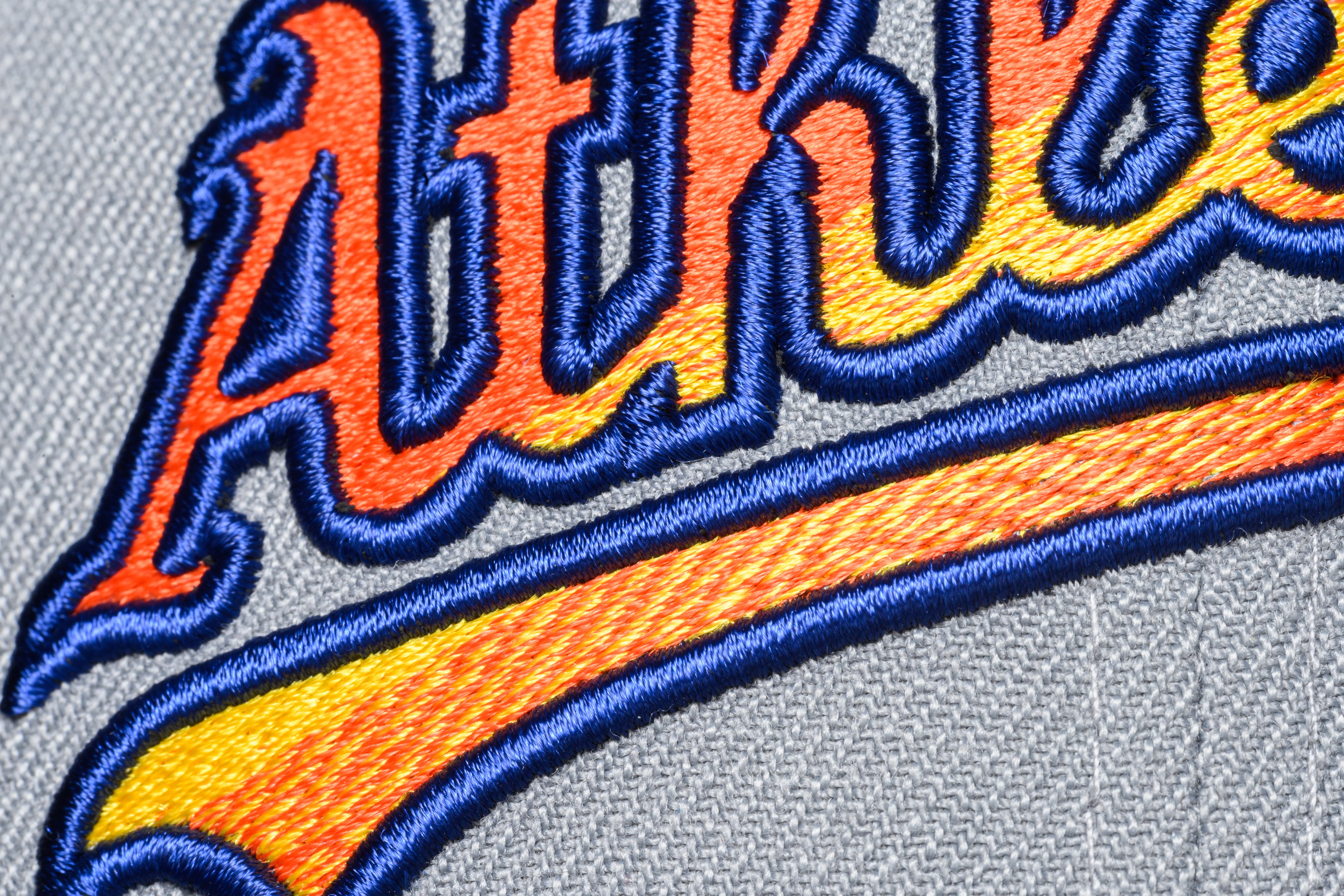 NEW ERA "SUNSET SCRIPT" OAKLAND A'S FITTED HAT (STORM GREY/DARK ROYAL) - Image 5