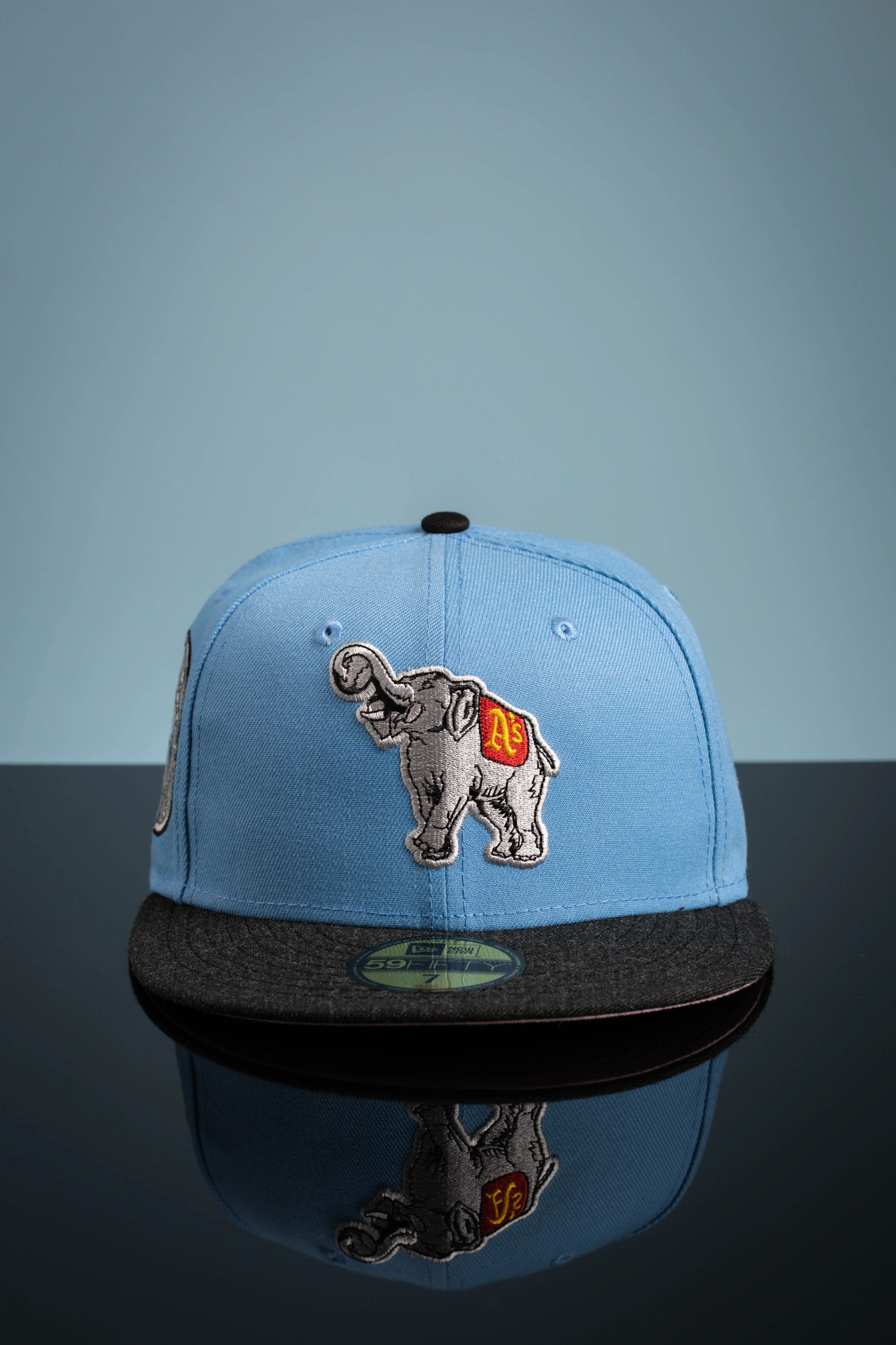 NEW ERA "FLYING ELEPHANT" PHILADELPHIA ATHLETICS FITTED HAT (LIGHT BLUE/HEATHER BLACK) (SIZE 7) - Image 3