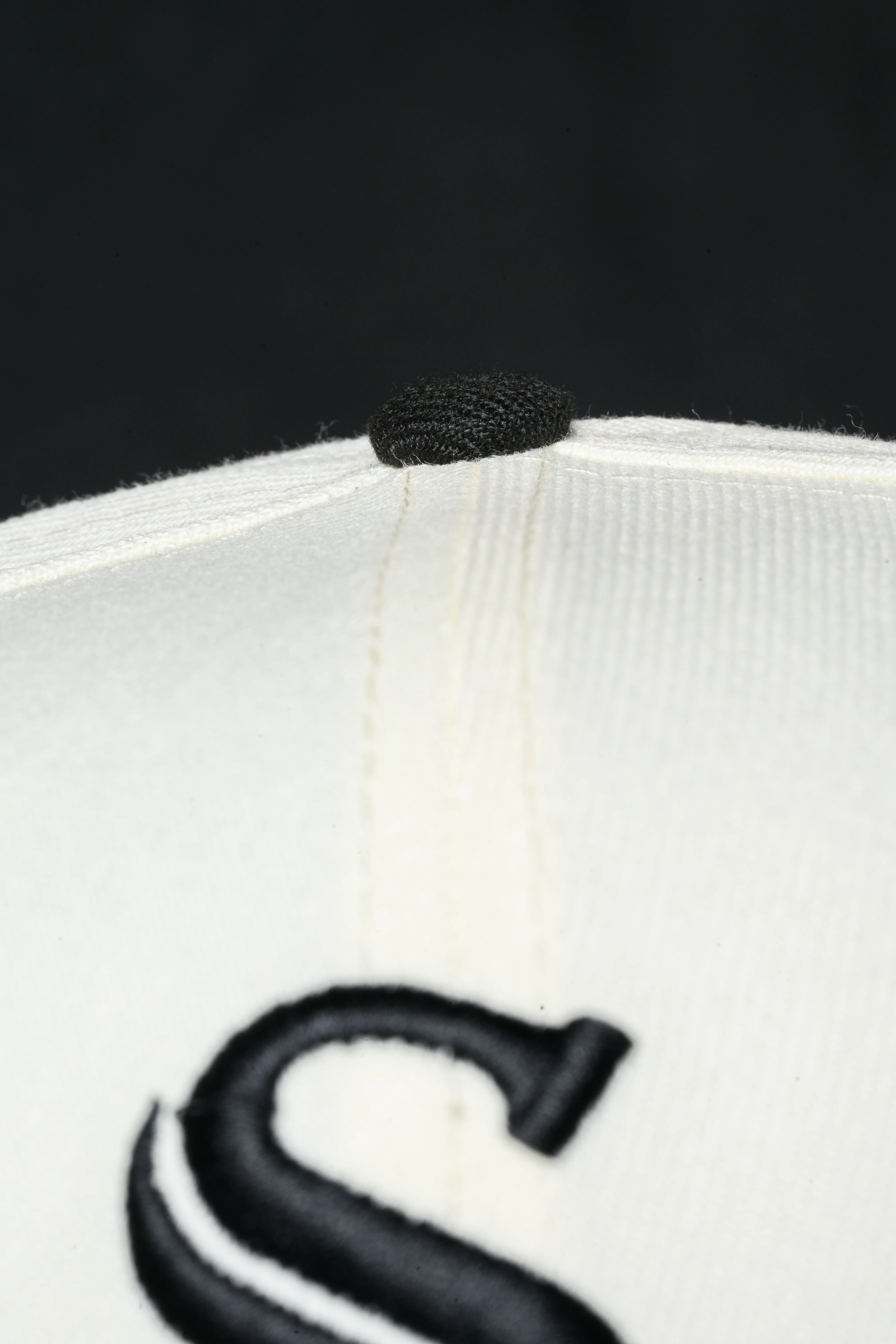 NEW ERA "FRE-DAY 2.0" CHICAGO WHITE SOX FITTED HAT (CHROME/BLACK) - Image 5