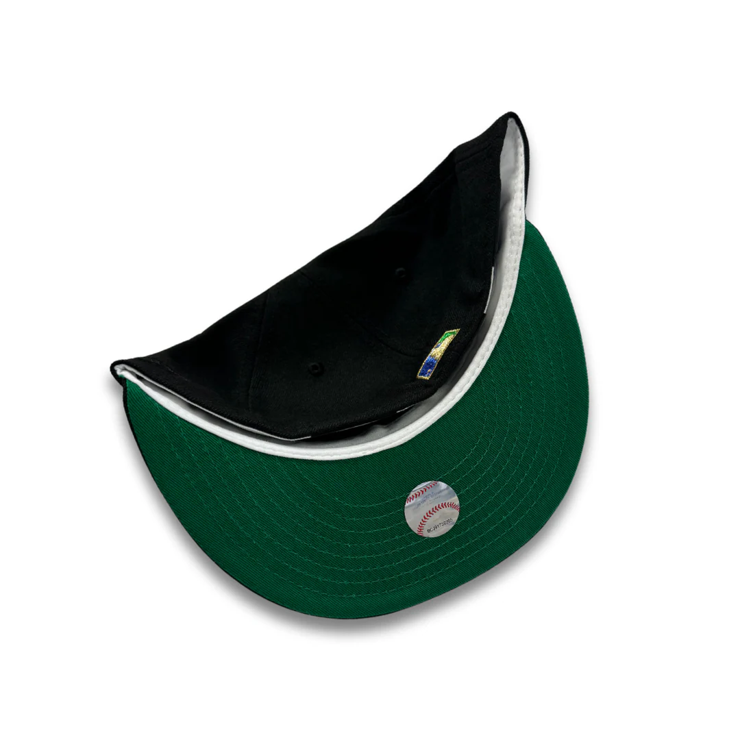 NEW ERA "FRE-DAY" CHICAGO WHITESOX FITTED HAT (BLACK/IRIS) - Image 5