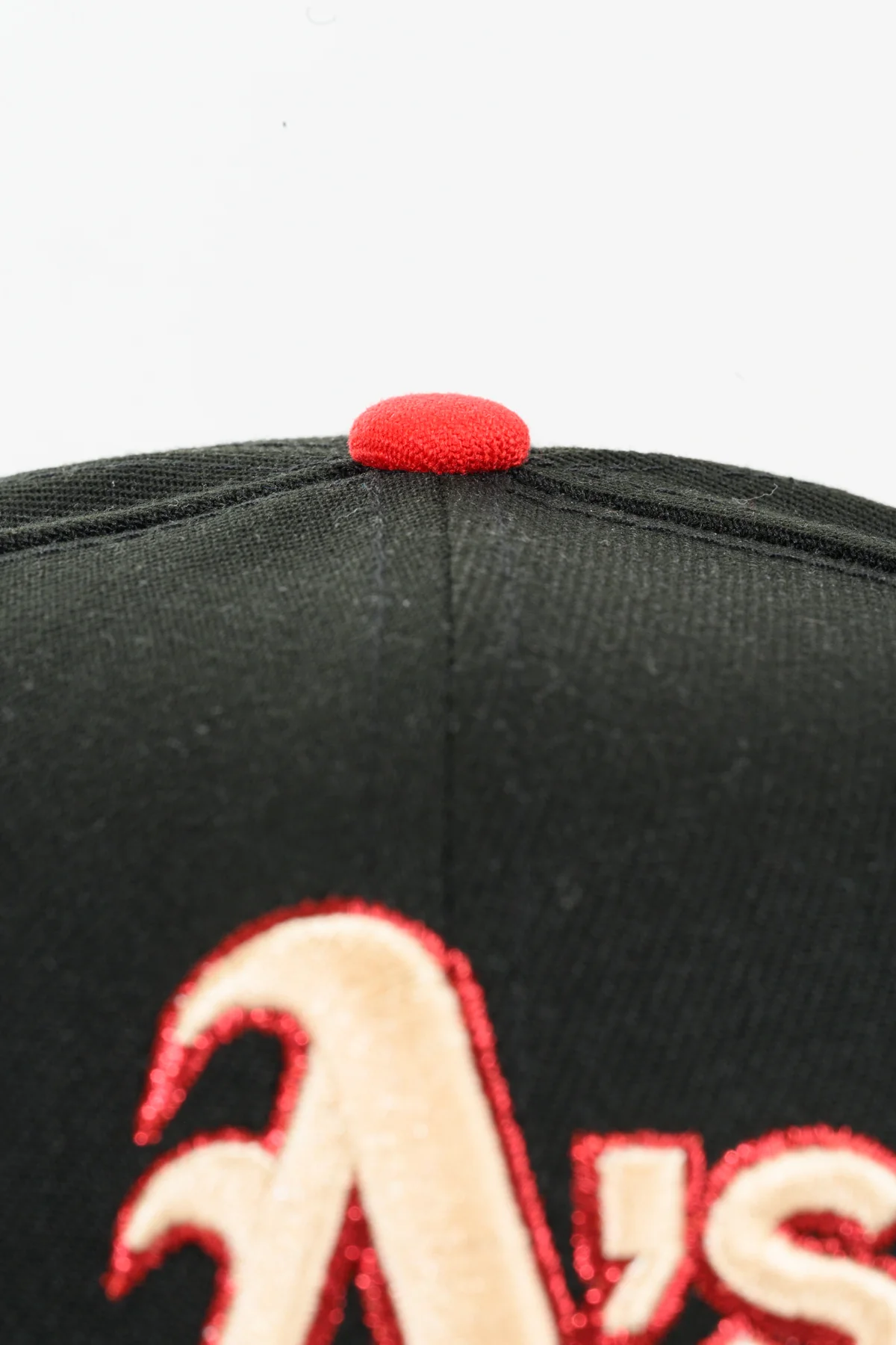 NEW ERA "FRESH KEPT" OAKLAND ATHLETICS (BLACK/DARK GRAPHITE/RED) - Image 5