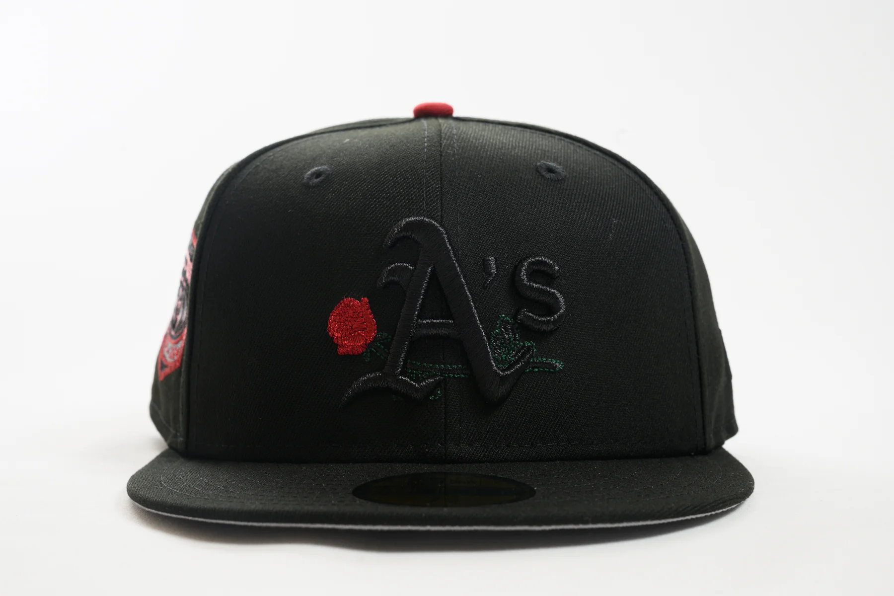 NEW ERA "FUNERAL SERVICE" OAKLAND A'S FITTED HAT (BLACK/RED) - Image 7
