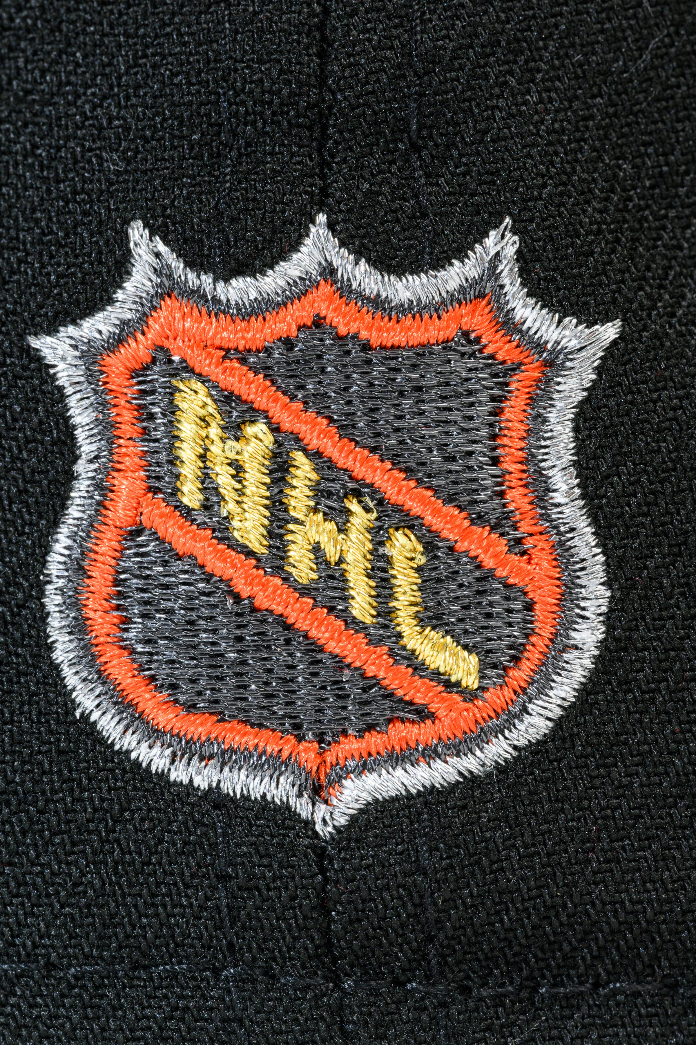 NEW ERA "GIANT SHARK” SAN JOSE SHARKS FITTED HAT (BLACK/ORANGE) - Image 6