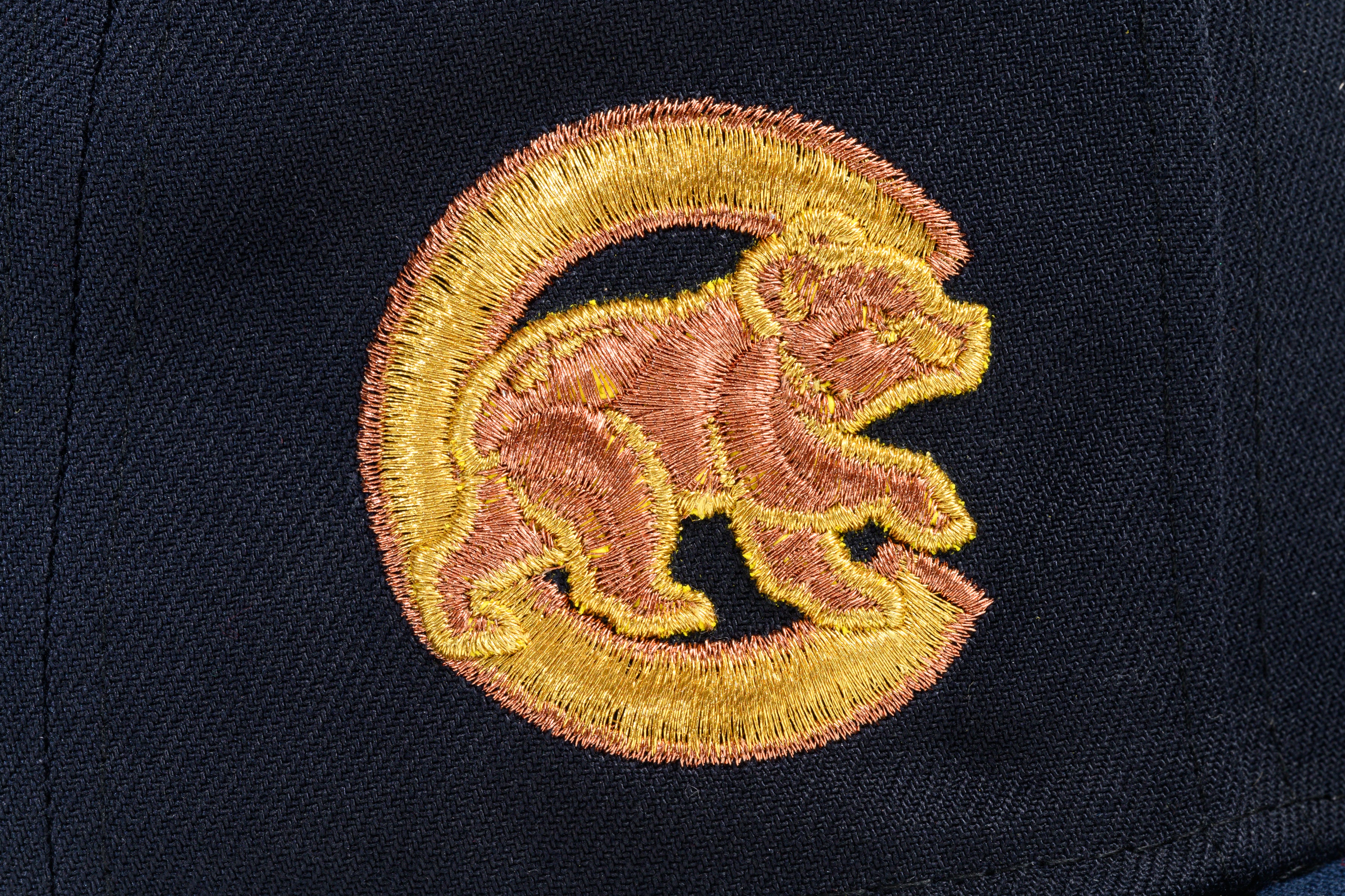NEW ERA "GOLDEN BEAR" CHICAGO CUBS FITTED HAT (NAVY/OCEANSIDE BLUE/A GOLD) - Image 2