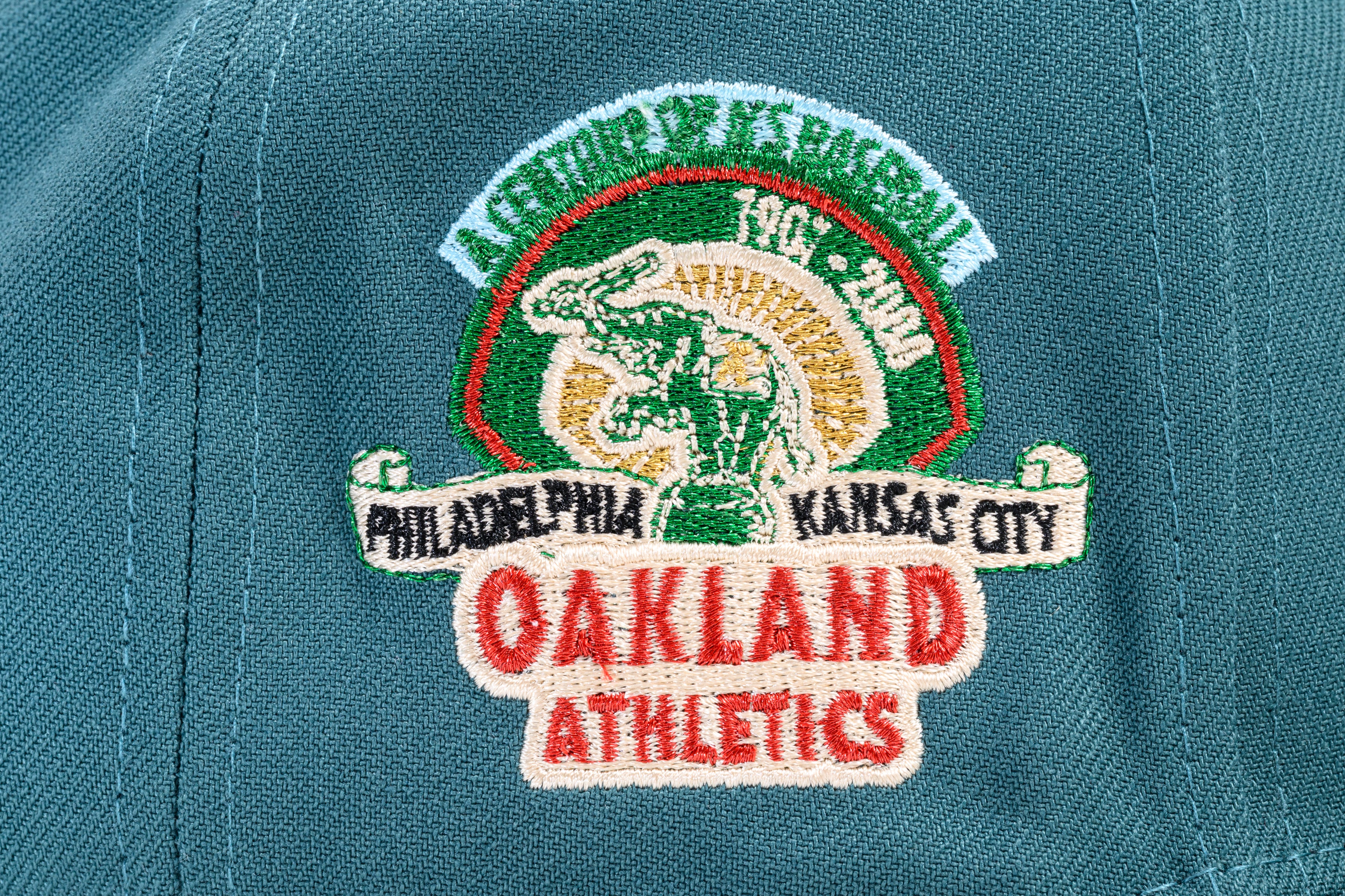 NEW ERA "GYPSYS" OAKLAND ATHLETICS FITTED HAT (PINE NEEDLE GREEN/DARKGREEN) - Image 4