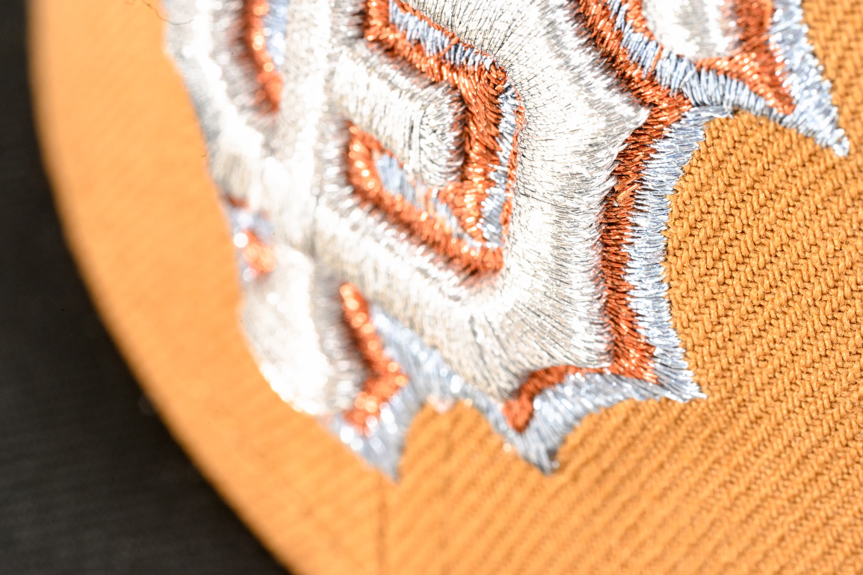 NEW ERA "MISSING JEWEL" SAN FRANCISCO GIANTS FITTED HAT (BRONZE/BLACK/CHROME) - Image 8
