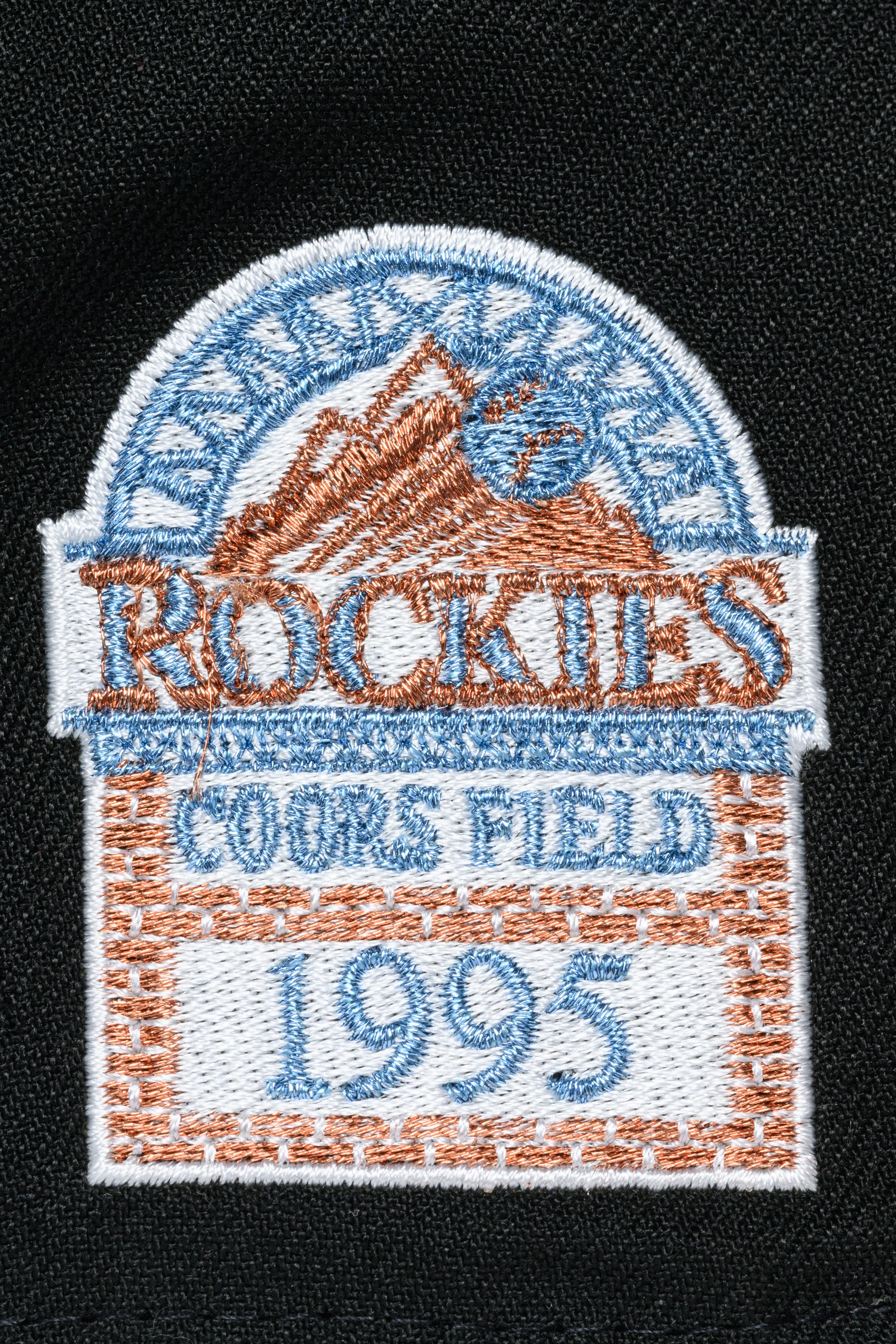 NEW ERA "ICE ROAD" COLORADO ROCKIES FITTED HAT (BLACK/ SONGBIRD BLUE) - Image 3