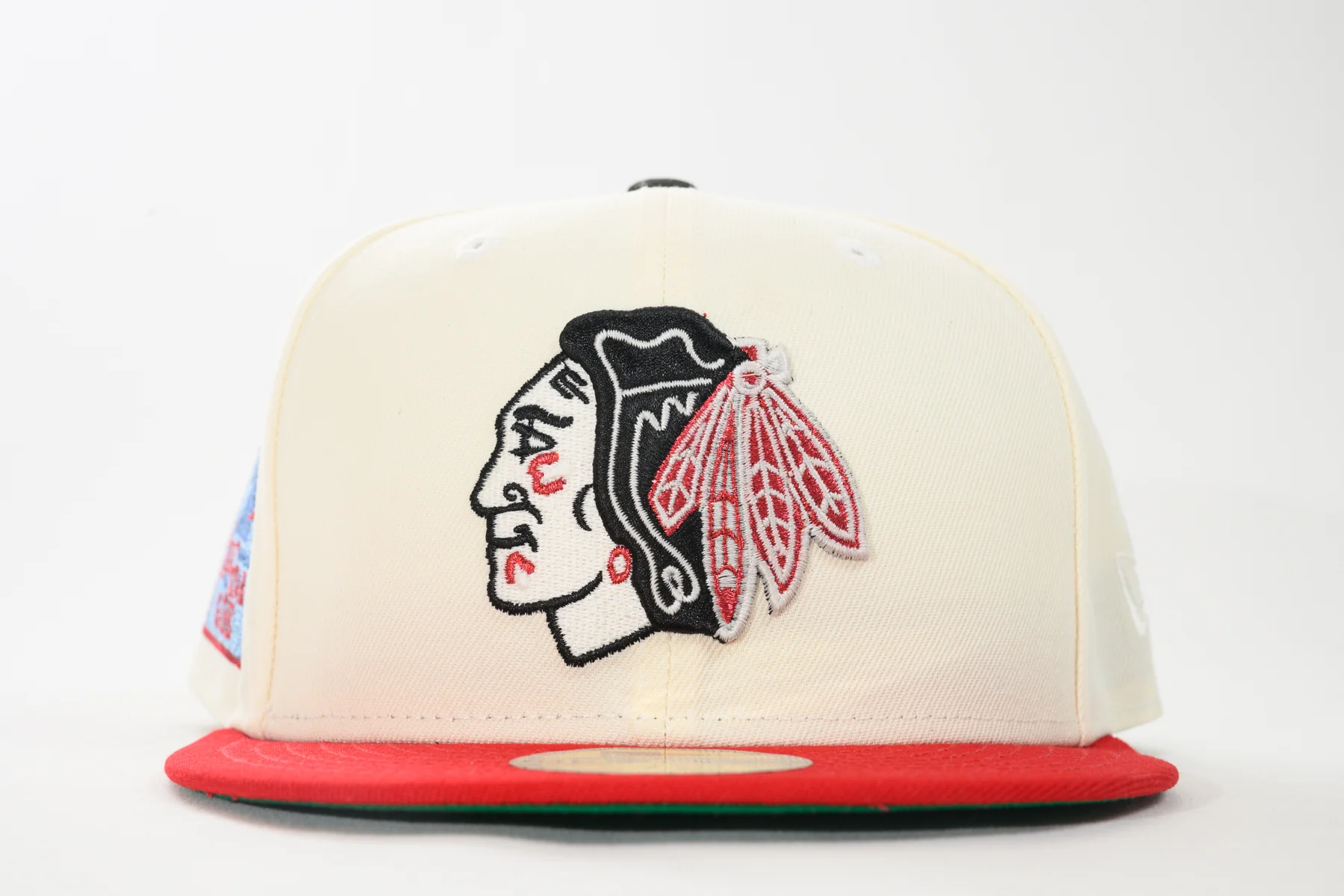 NEW ERA "KABUKI" CHICAGO BLACKHAWKS FITTED HAT (CHROME/RED/BLACK) - Image 8