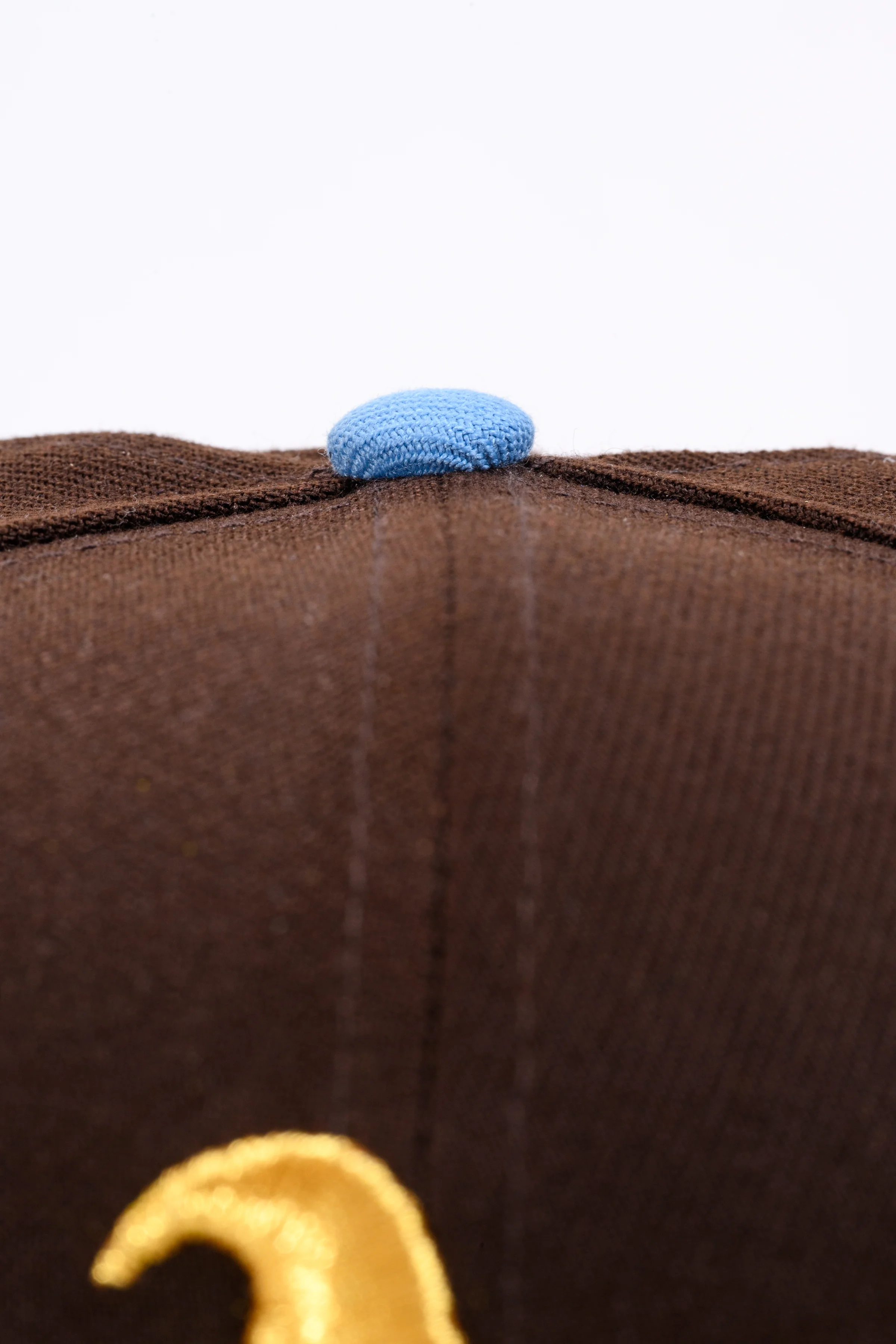 NEW ERA "KING" OAKLAND A' FITTED HAT (BROWN/LIGHT BLUE) - Image 4