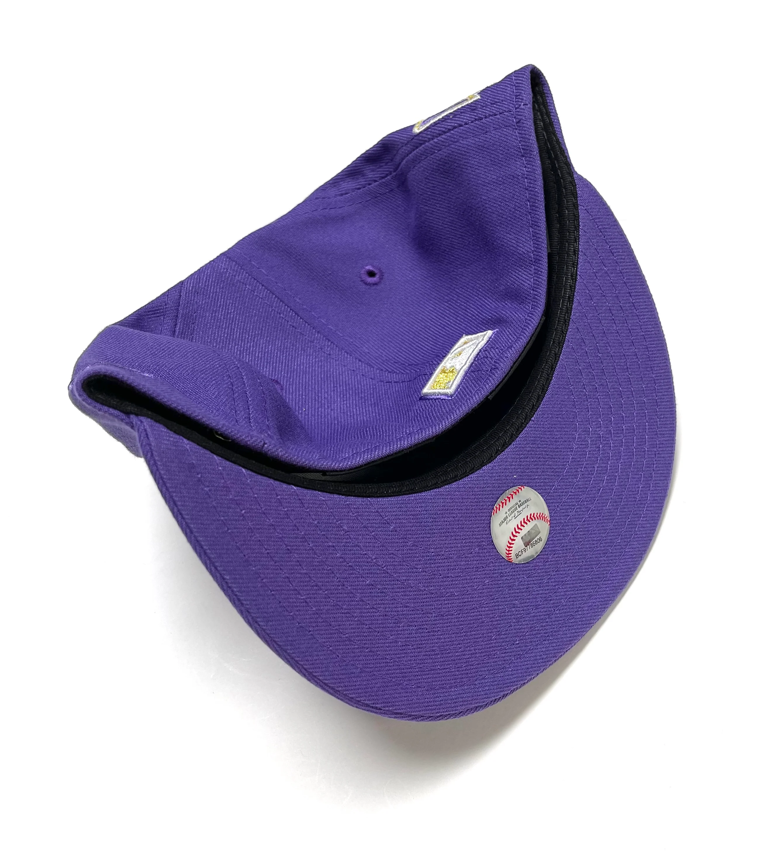NEW ERA "LAKE MINNETONKA" PHILLADELPHIA PHILLIES FITTED HAT (PURPLE/GOLD) - Image 3