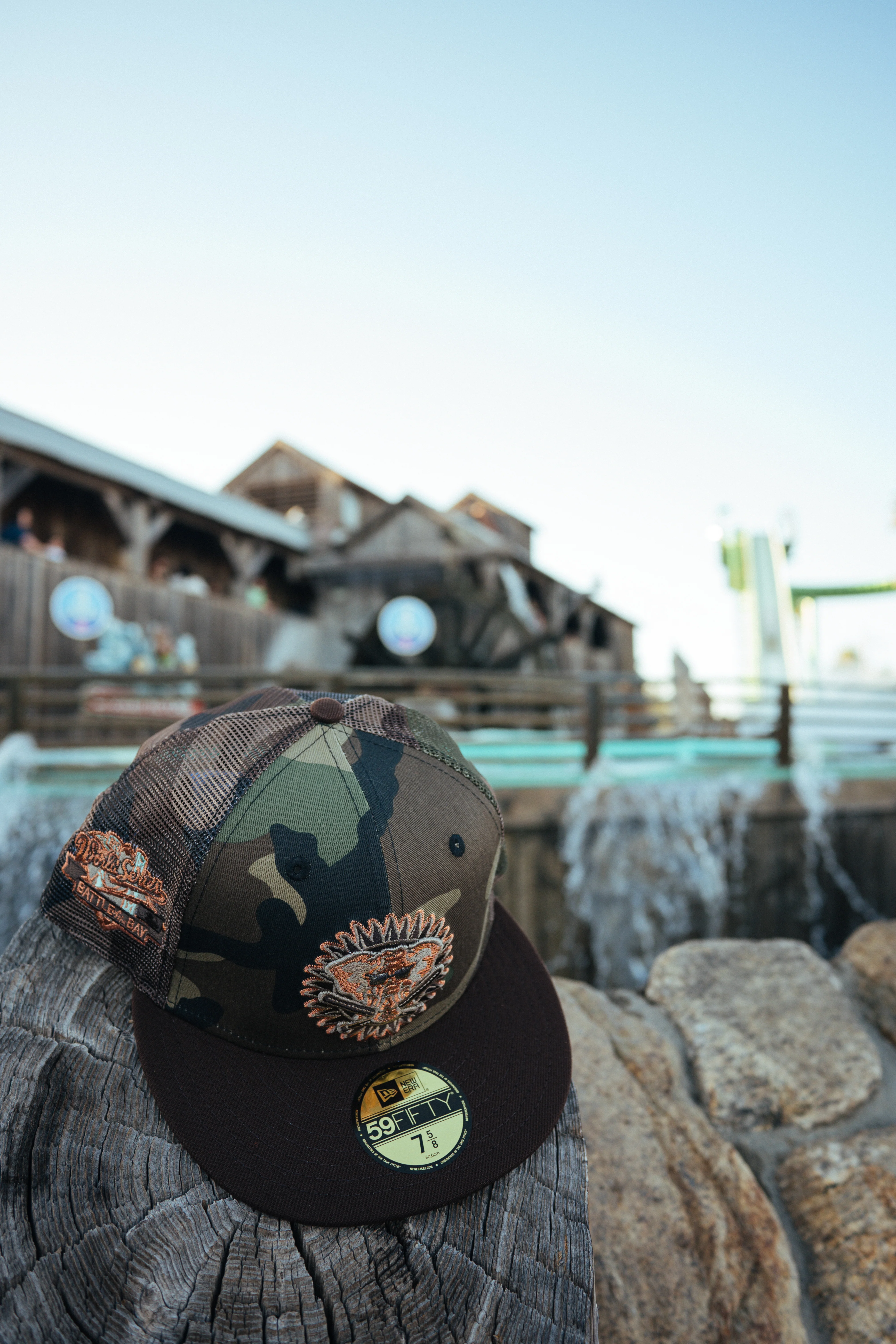 NEW ERA "LOGGERS REVENGE" OAKLAND A'S MESH FITTED HAT (WOODLAND CAMO/DARK BROWN) - Image 6
