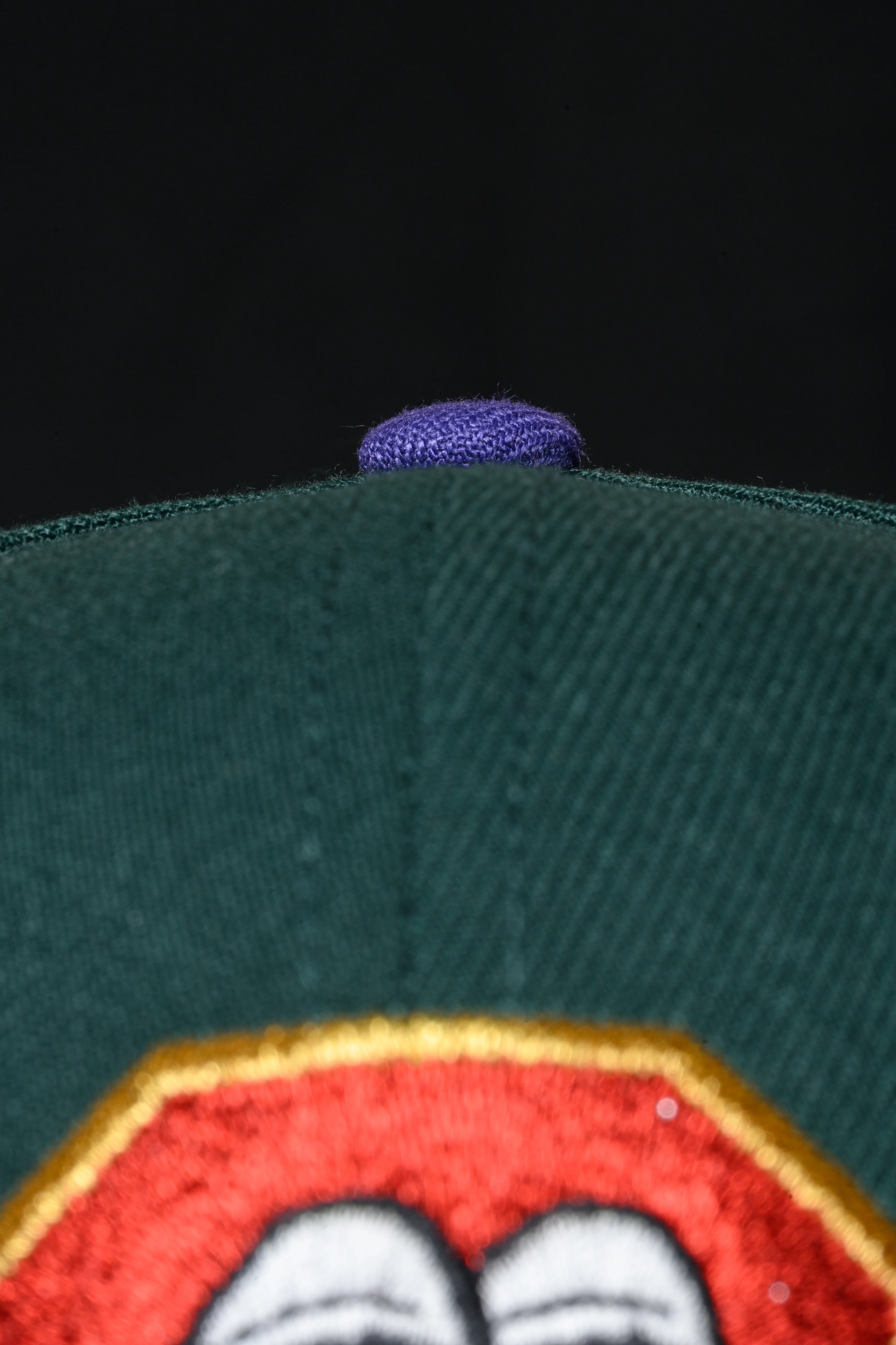 NEW ERA “LOOKOUTS" CHATTANOOGA LOOKOUTS FITTED HAT (DARK GREEN/NEW ORCHID) - Image 6